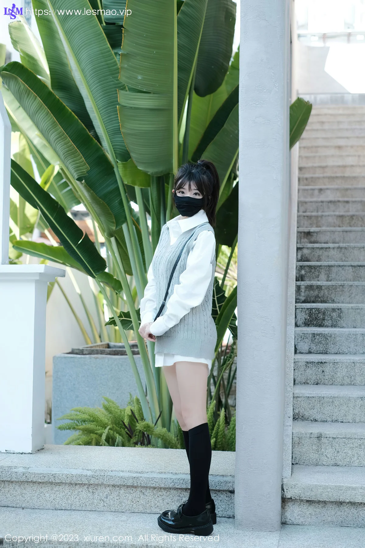 XiuRen 秀人 No.6145 佘贝拉bella 黑色长筒袜旅拍 - 6