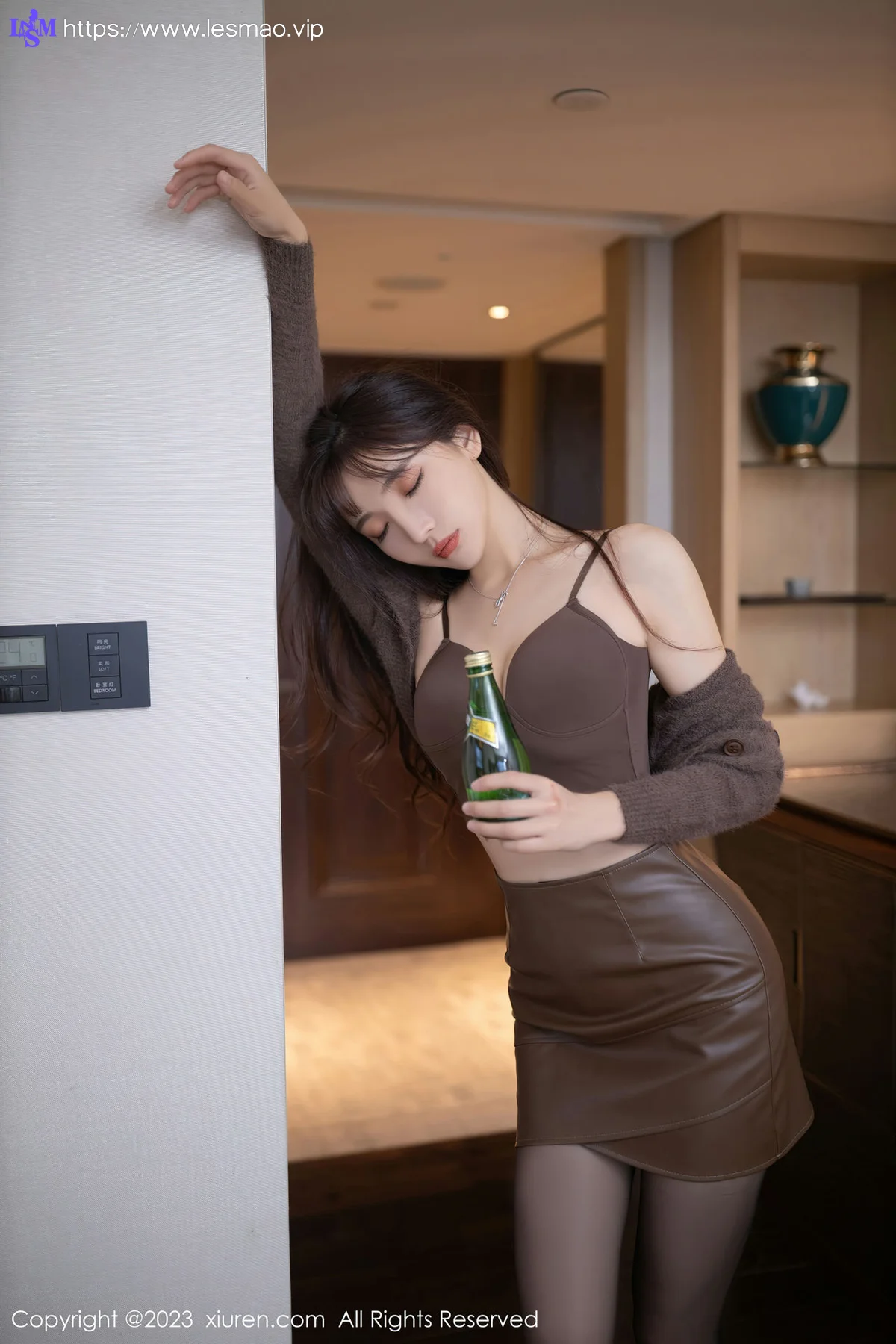 XiuRen 秀人 No.6165 陆萱萱 醉酒调教主题性感写真 - 7