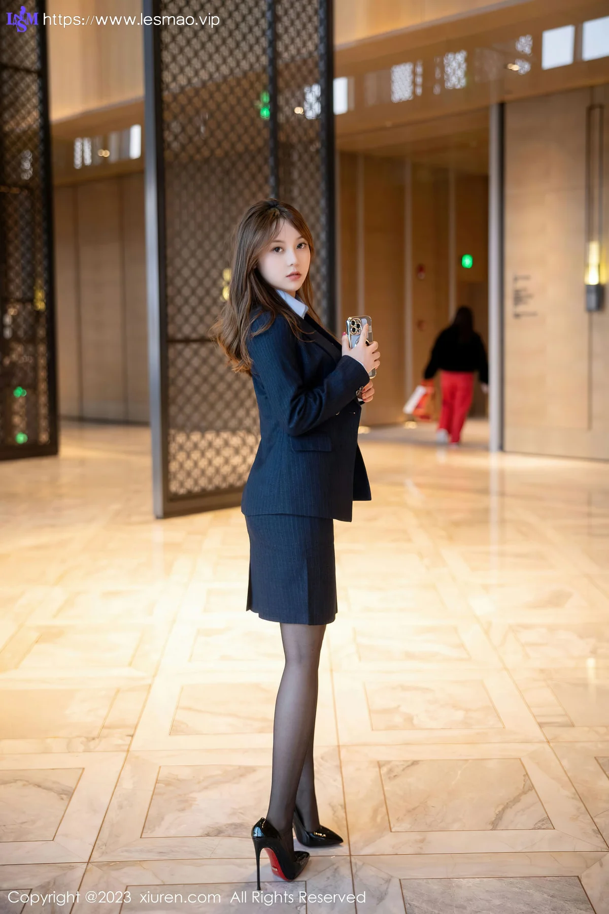 XiuRen 秀人 No.6190 豆瓣酱 OL装扮性感写真 - 10