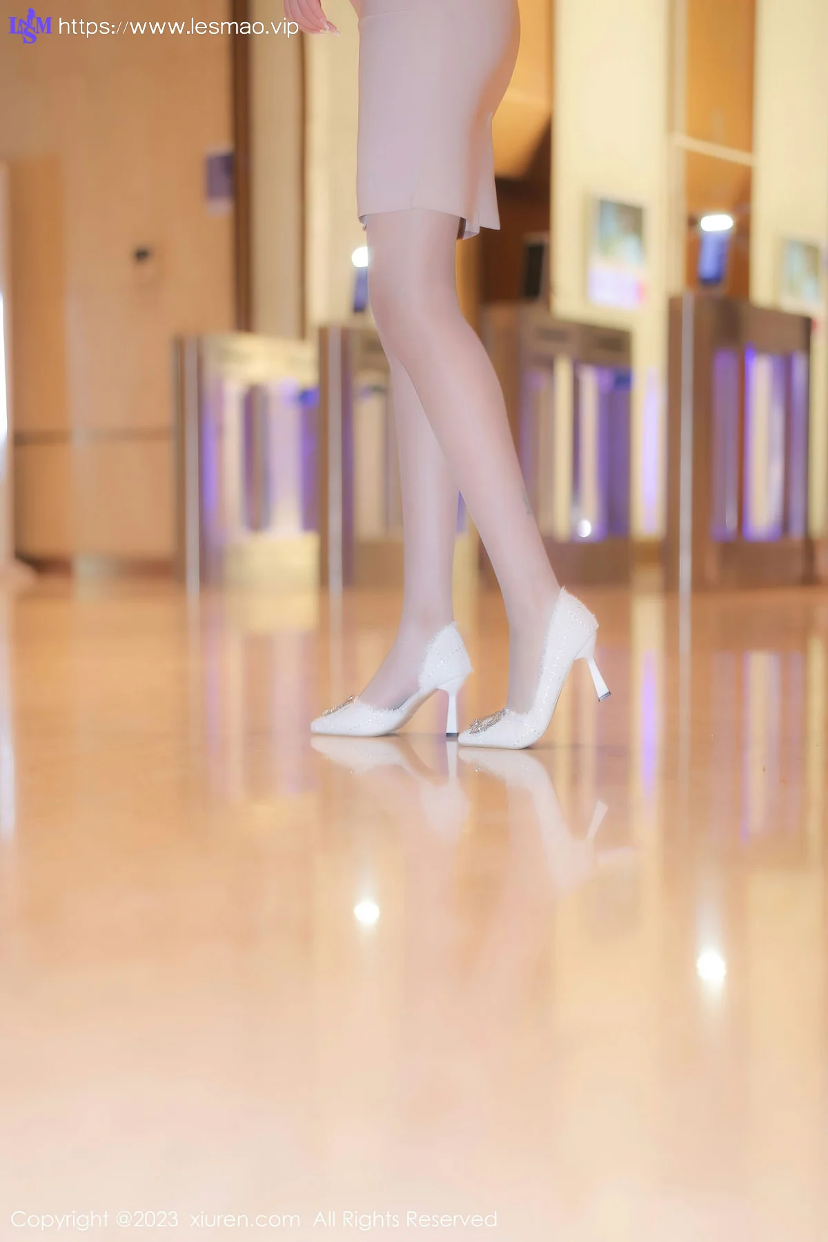 XiuRen 秀人 No.6207 江真真 白色Ol职业服写真 - 6