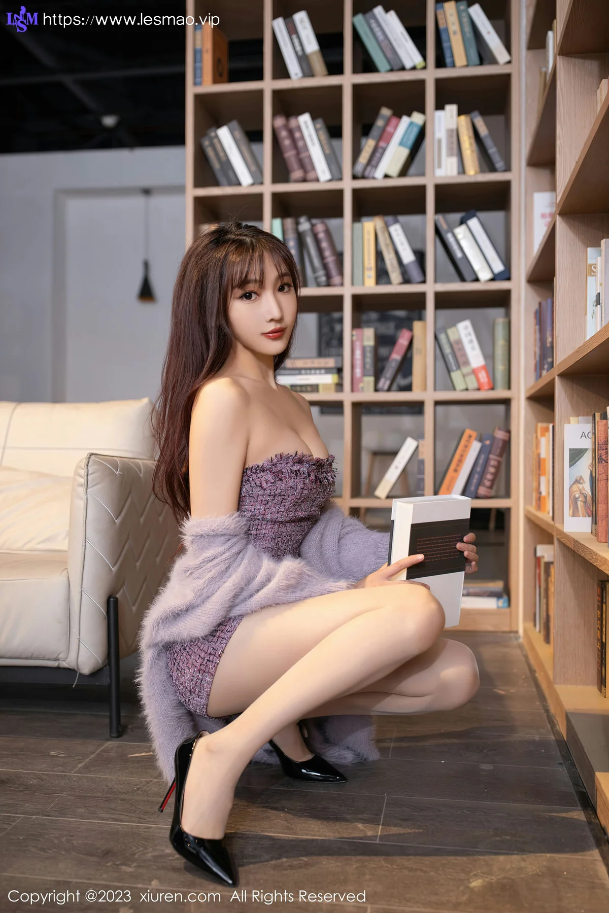 XiuRen 秀人 No.6209 陆萱萱 图书馆场景拍摄性感写真 - 6