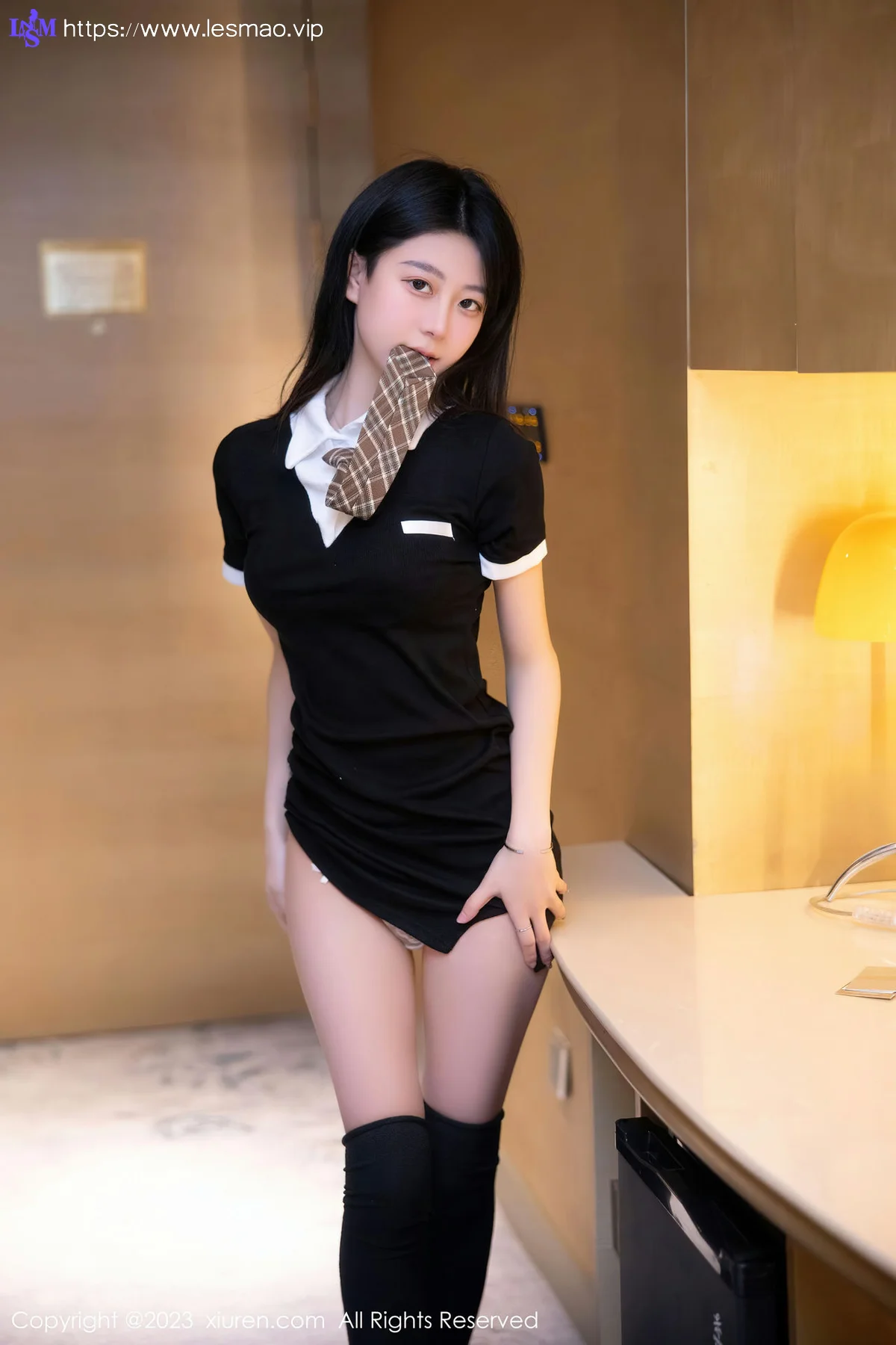 XiuRen 秀人 No.6210 谢小蒽 新人学生制服首套写真 - 8