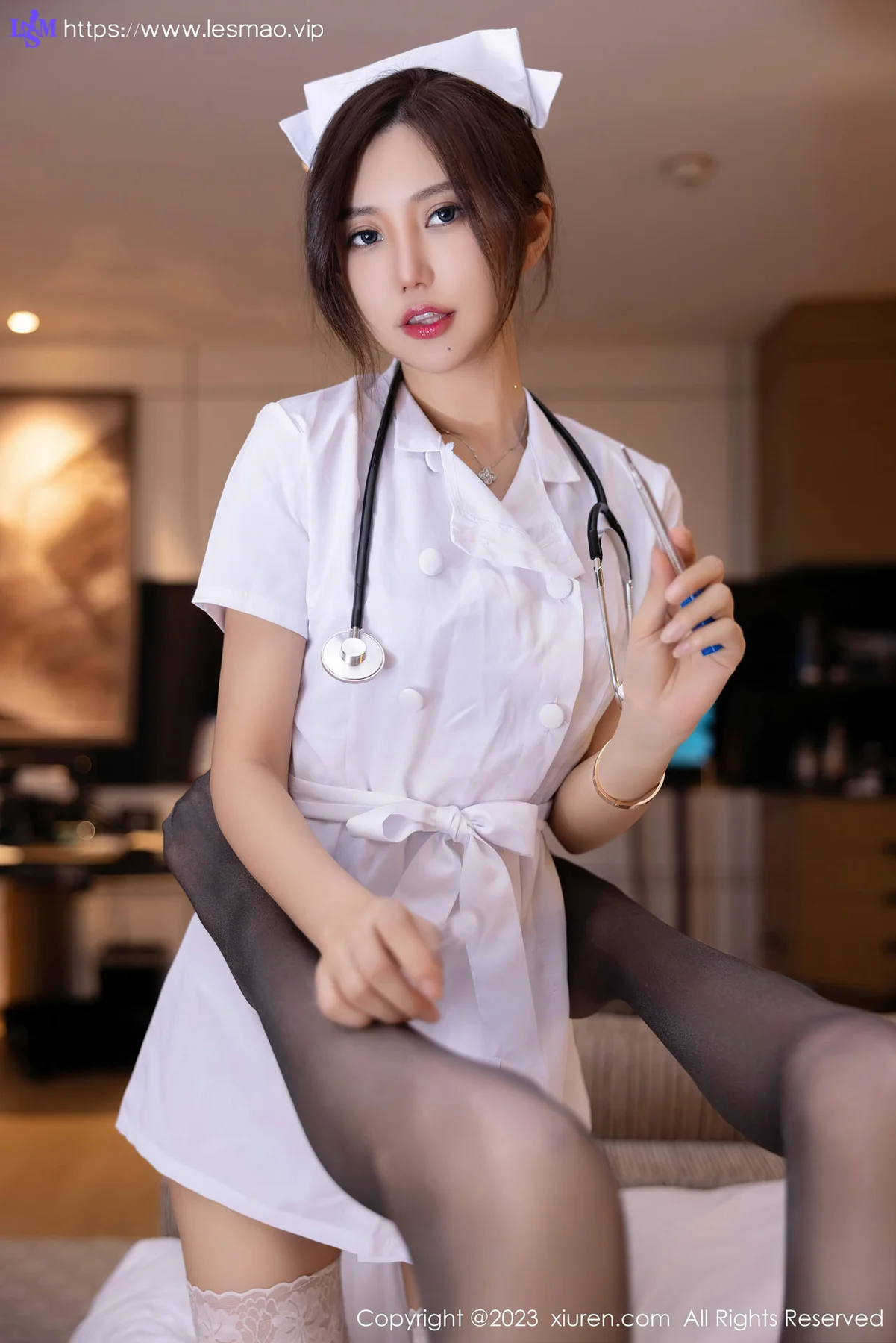 XiuRen 秀人 No.6248 绮里嘉ula 白色护士服江浙沪旅拍 - 3