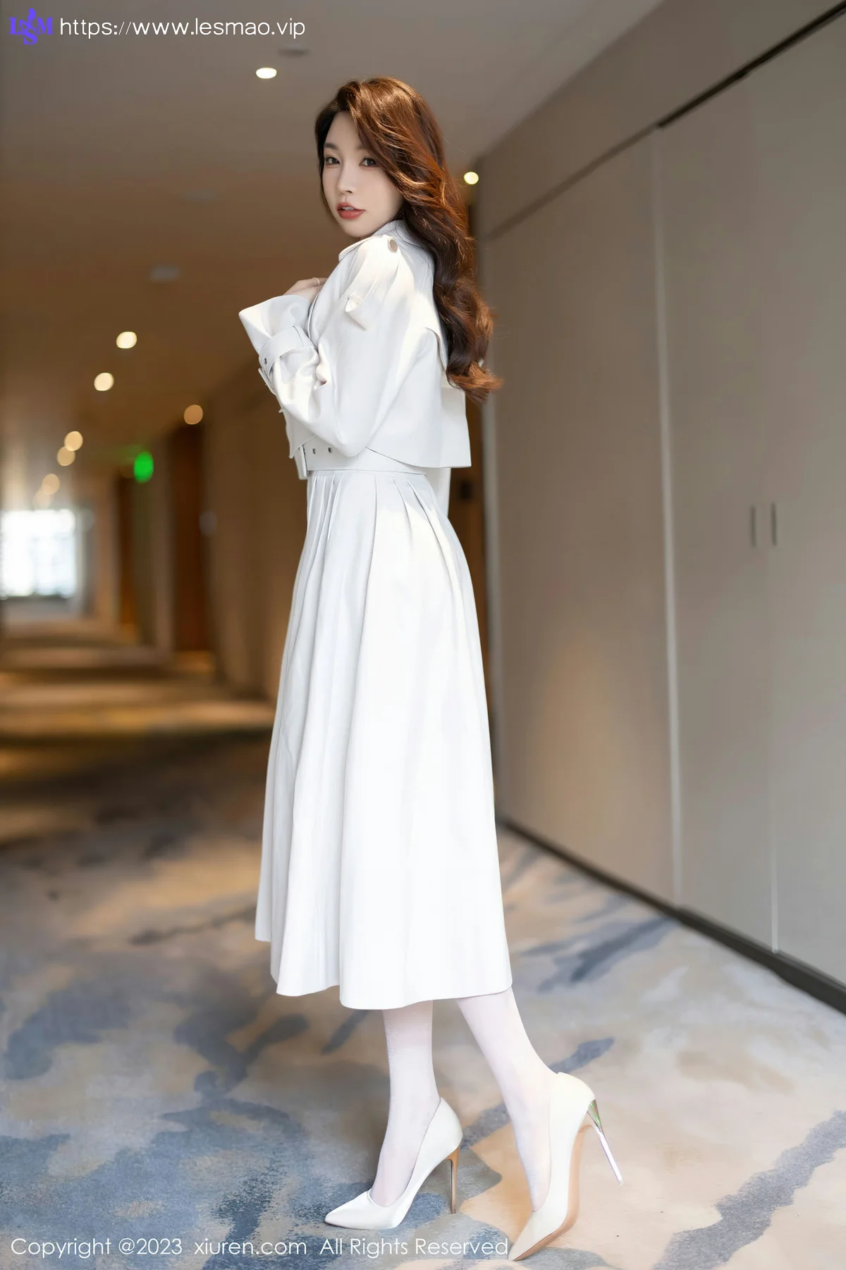 XiuRen 秀人 No.6257 徐莉芝Booty 诱人白色丝袜性感写真 - 2