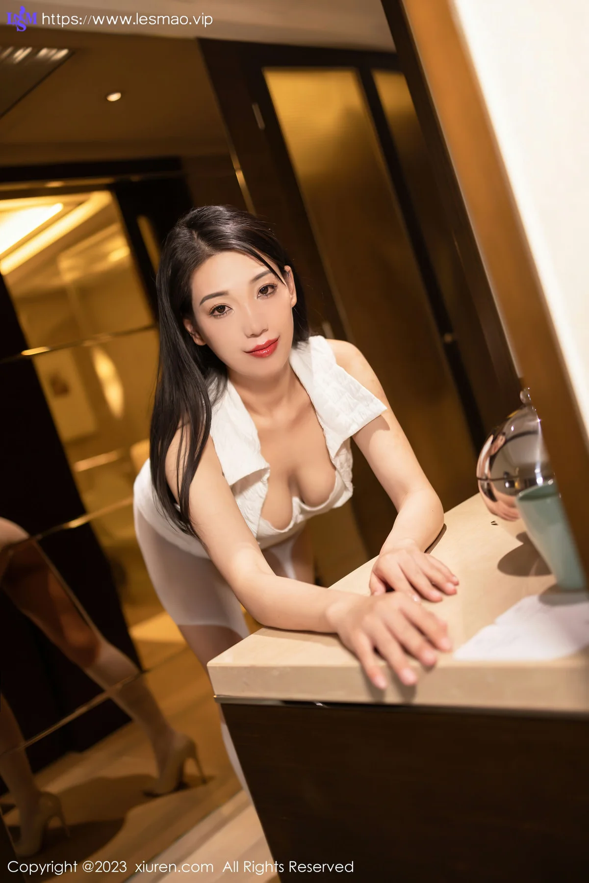 XiuRen 秀人 No.6326 小泡芙winna 诱人白色丝袜写真 - 7