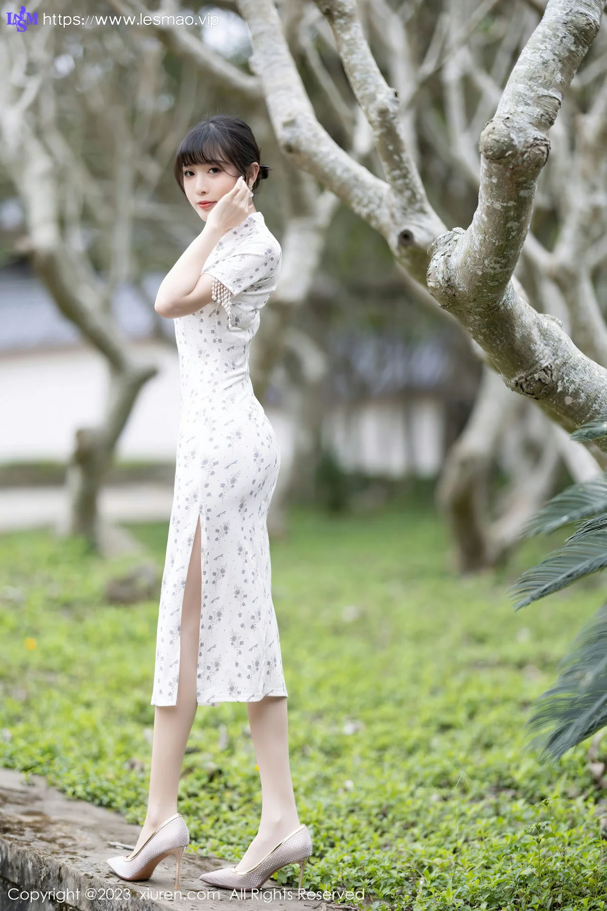 XiuRen 秀人 No.6346 林星阑 浅色短款旗袍写真1 - 5