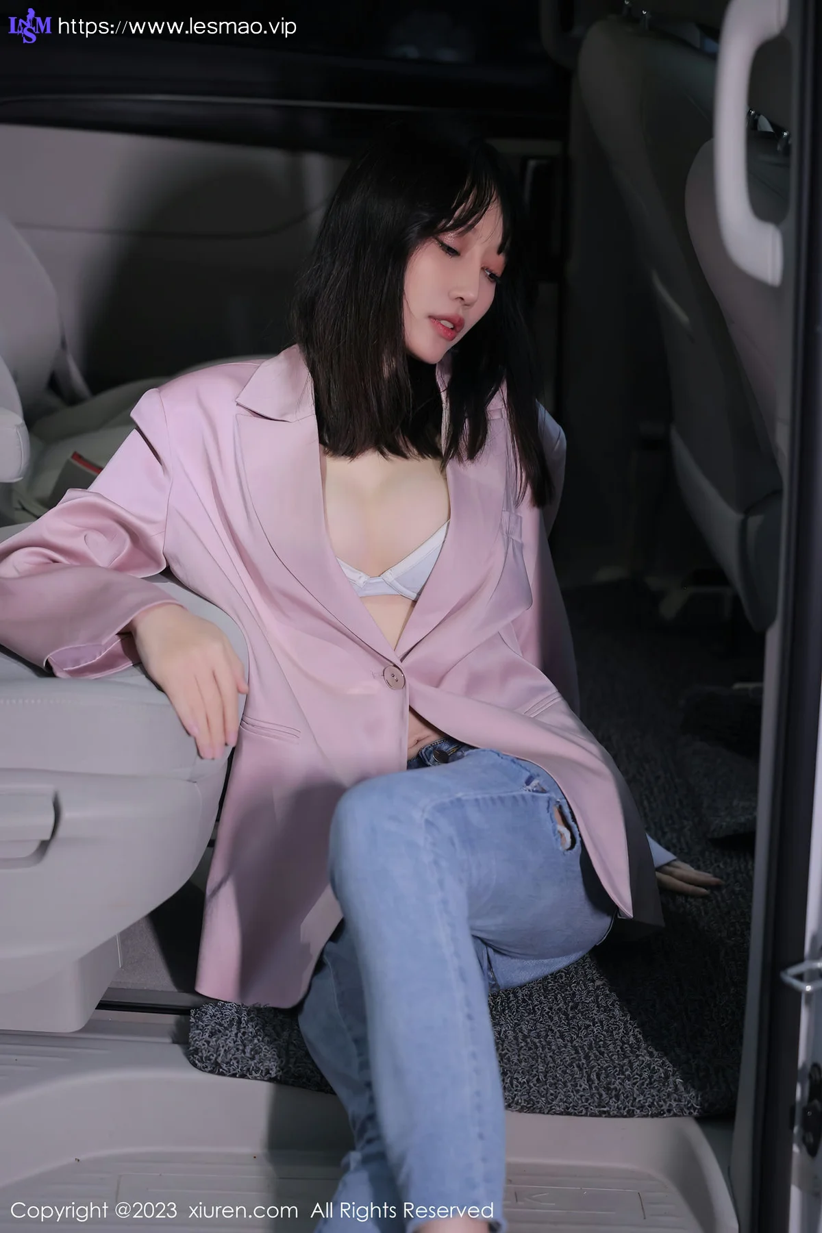 XiuRen 秀人 No.6355 玥儿玥er 车模美腿二月万宁旅拍33 - 3