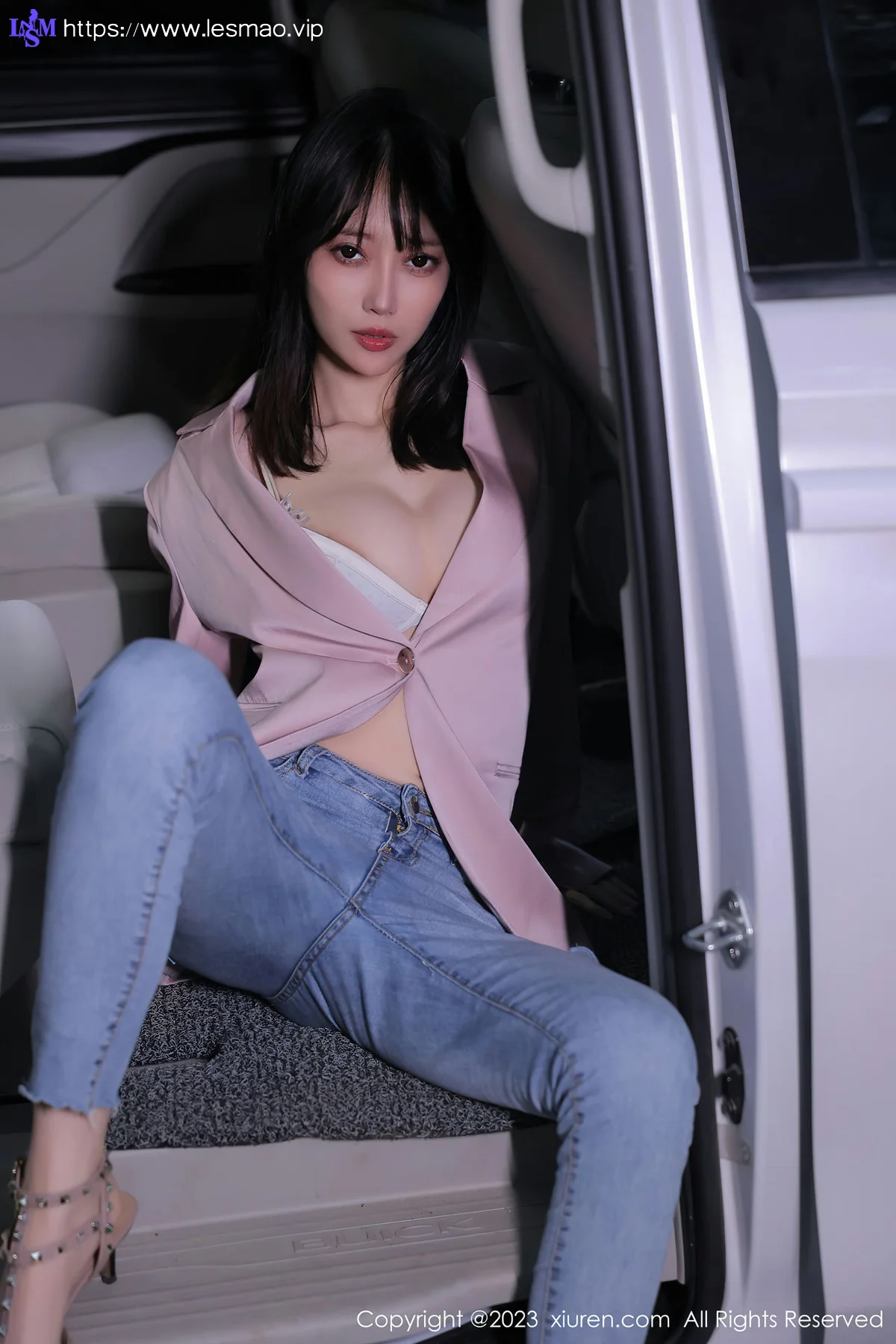 XiuRen 秀人 No.6355 玥儿玥er 车模美腿二月万宁旅拍33 - 7