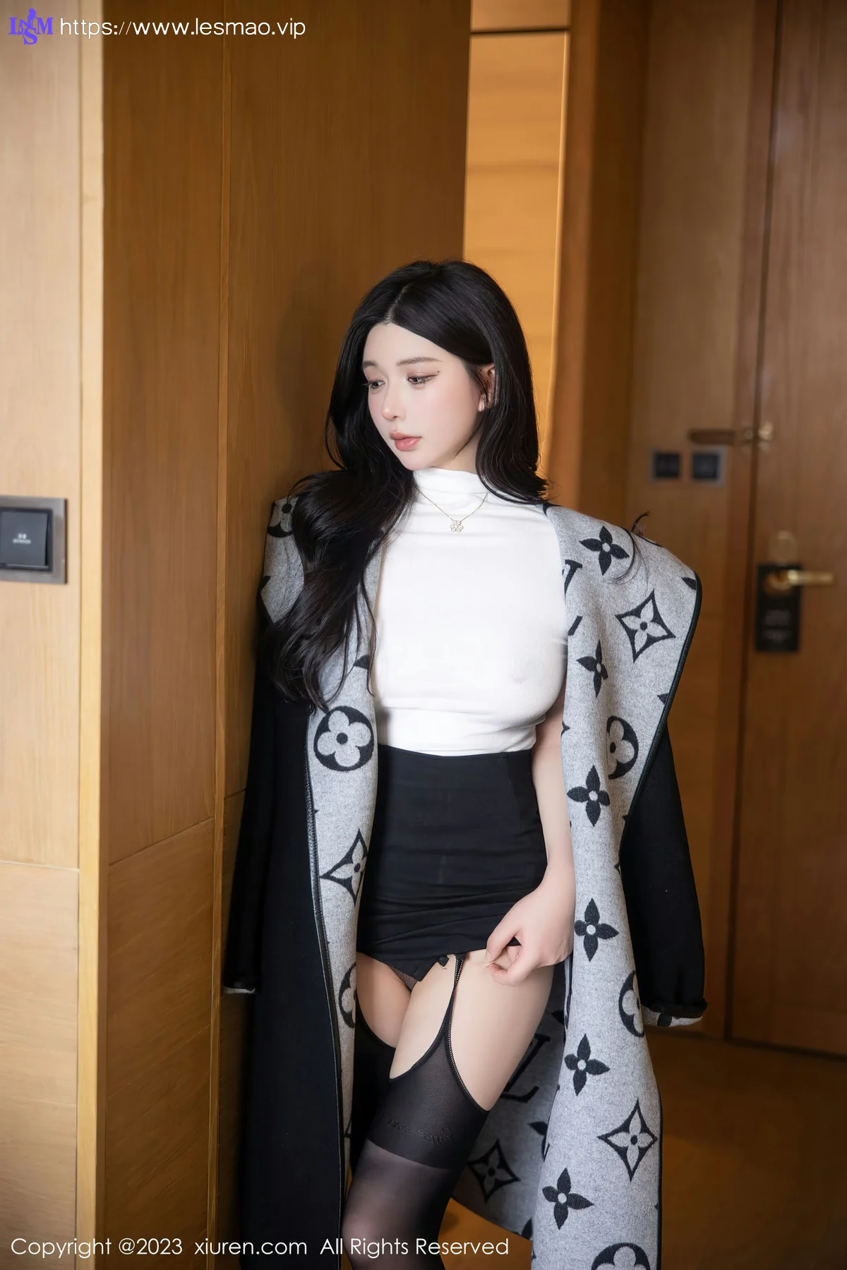 XiuRen 秀人 No.6394 林珊珊 魅惑黑丝吊袜性感写真11 - 1