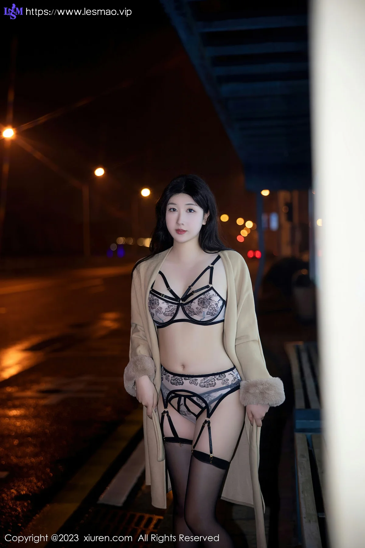 XiuRen 秀人 No.6424 江真真 街拍魅惑黑丝性感写真1 - 6