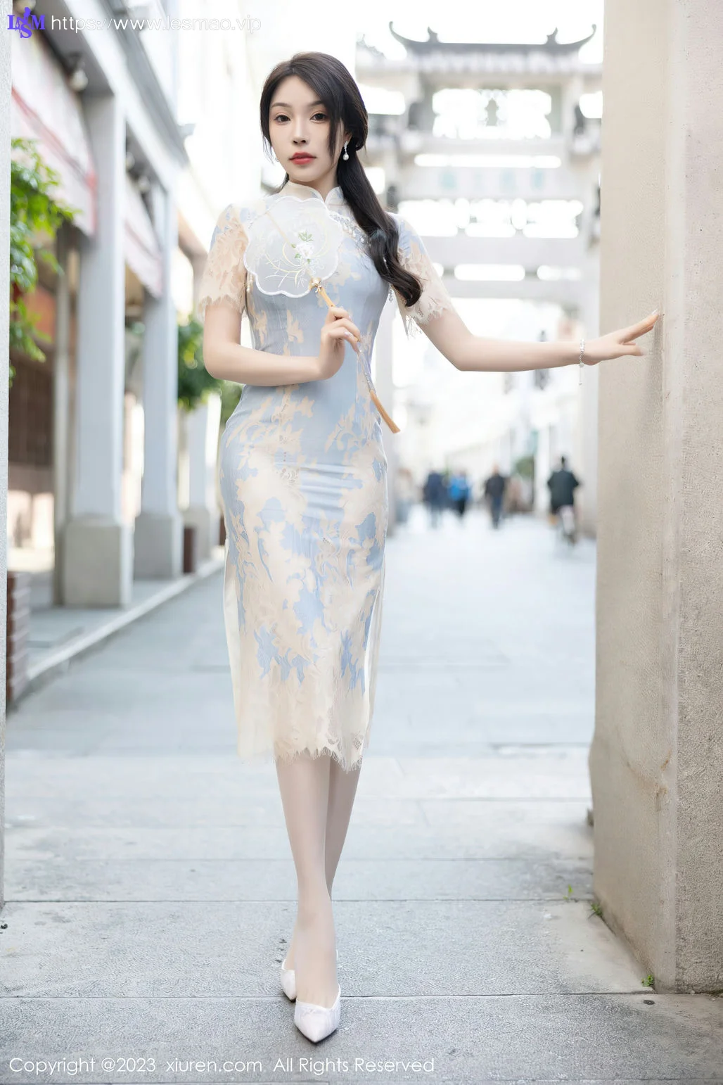 XiuRen 秀人 No.6434 徐莉芝Booty 浅色旗袍服饰海南岛旅拍1 - 4