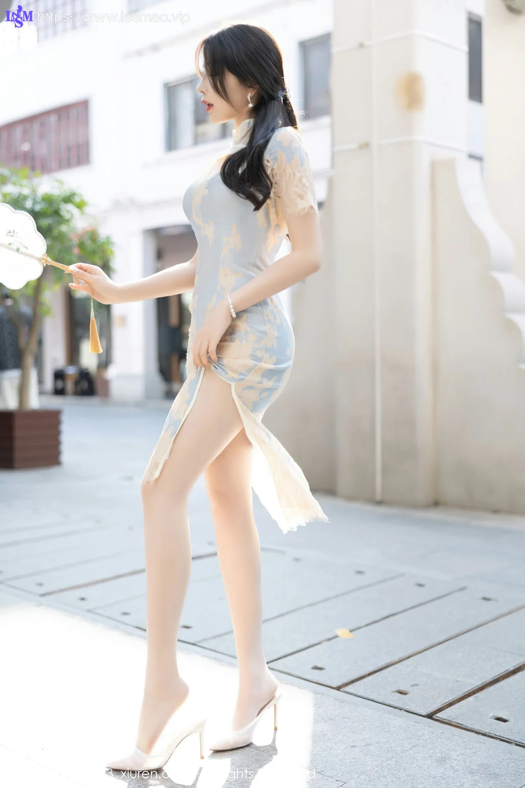 XiuRen 秀人 No.6434 徐莉芝Booty 浅色旗袍服饰海南岛旅拍1 - 9