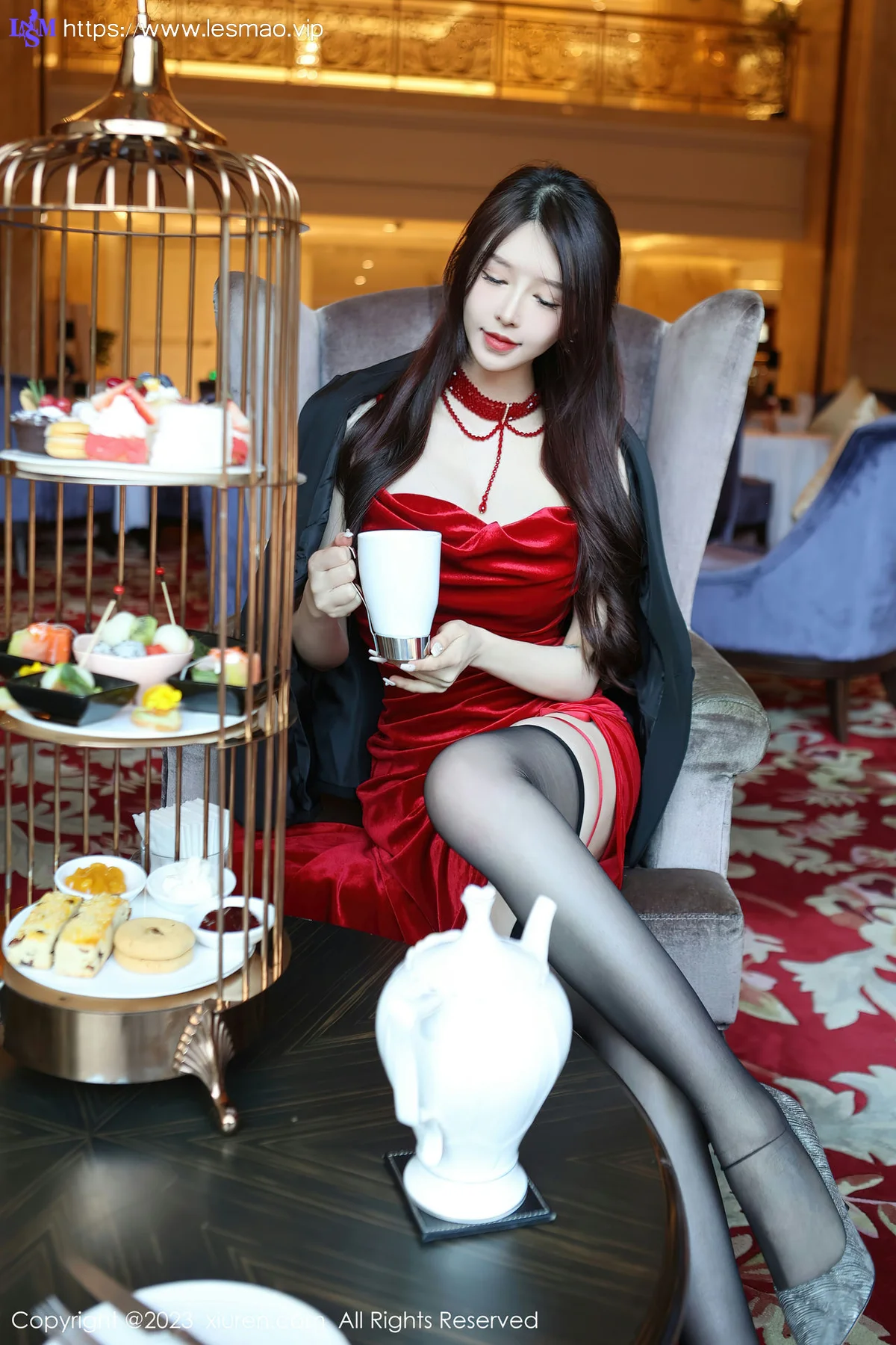 XiuRen 秀人 No.6460 玉兔miki 蕾丝内衣与魅惑黑丝写真1 - 2
