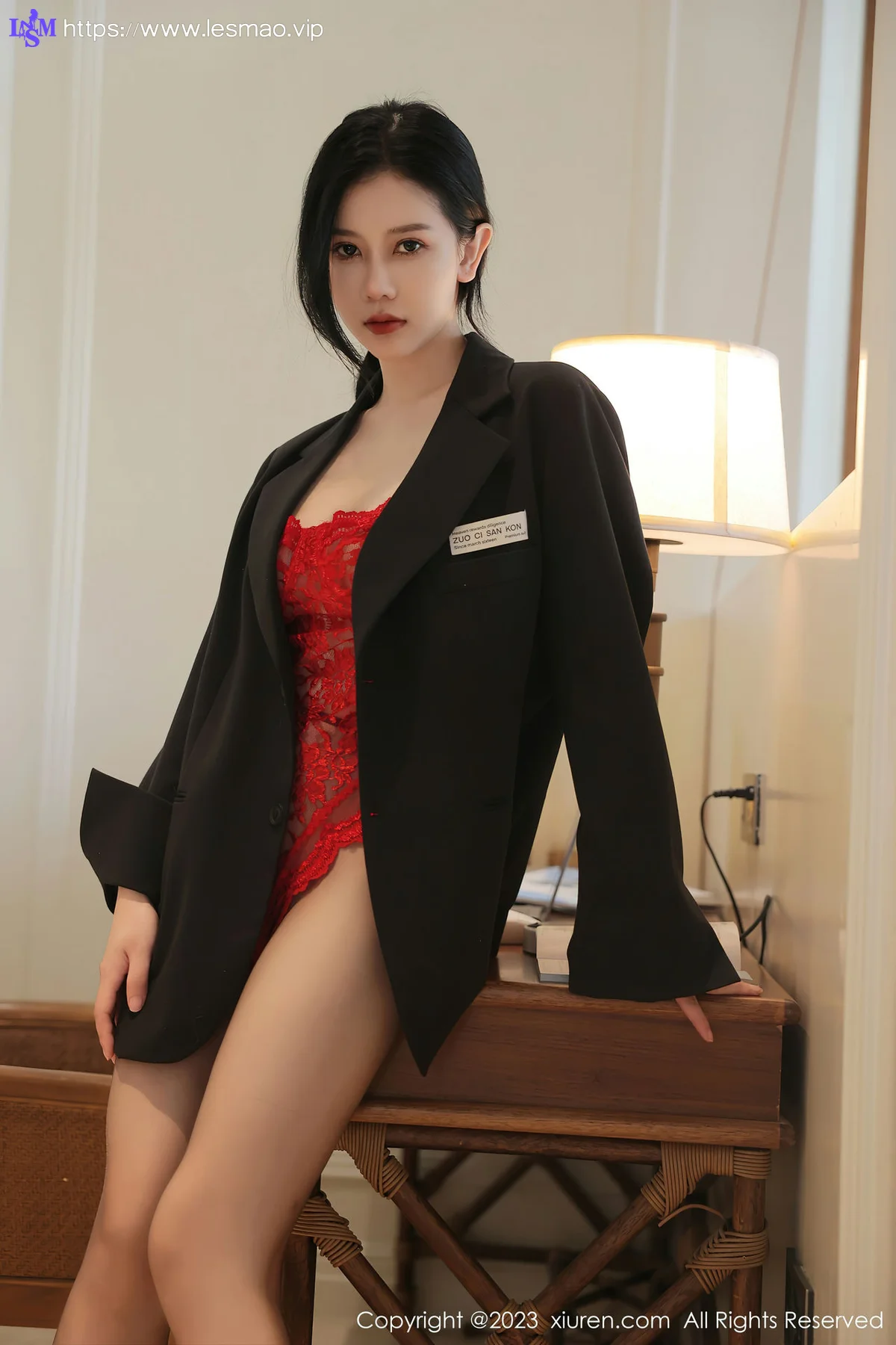 XiuRen 秀人 No.6475 尹甜甜 红色蕾丝服饰万宁旅拍 - 1