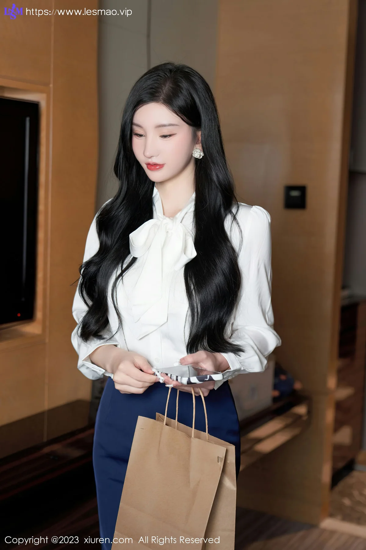 XiuRen 秀人 No.6614 周于希Sally 女职员的办公室秘密心愿旅拍 - 3