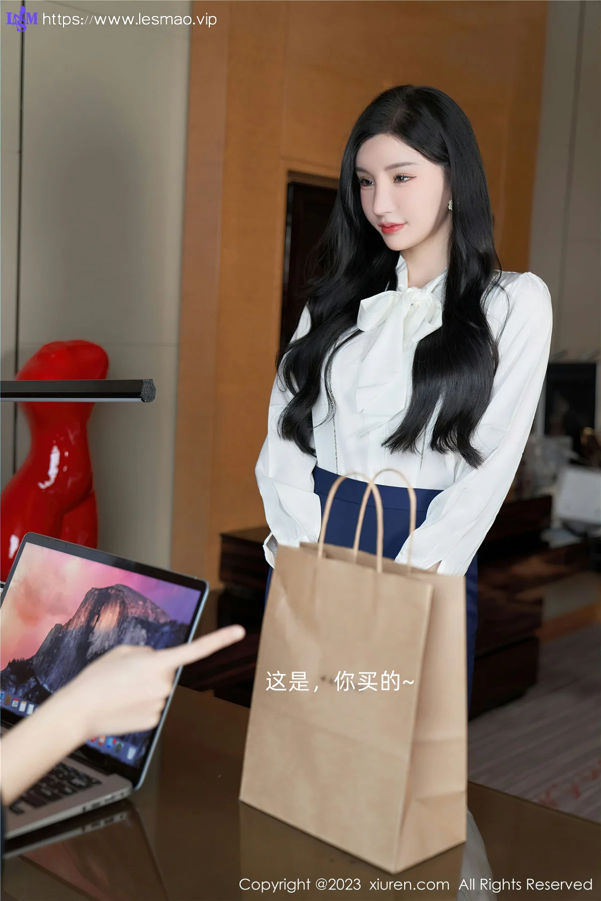 XiuRen 秀人 No.6614 周于希Sally 女职员的办公室秘密心愿旅拍 - 6