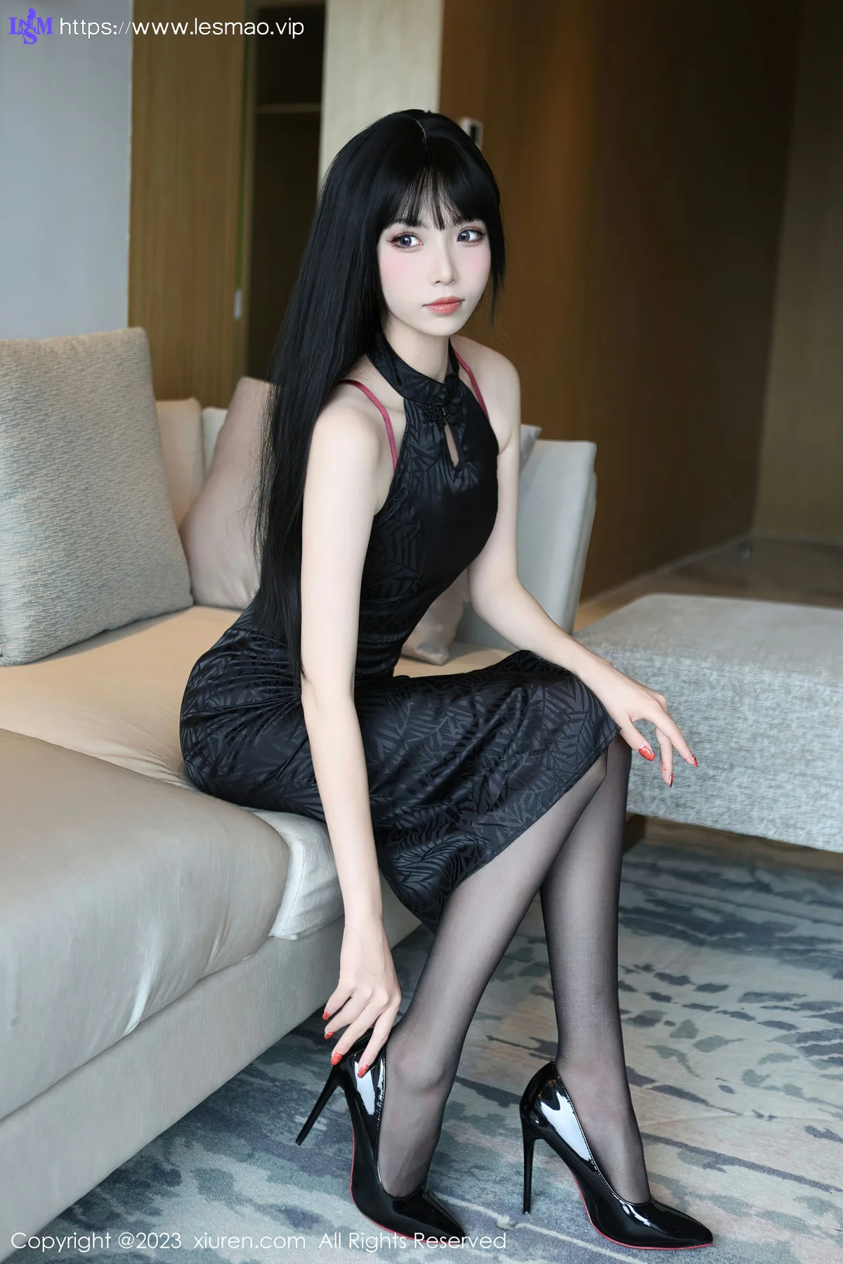 XiuRen 秀人 No.6666 江七七 深色旗袍服饰首套写真3 - 2