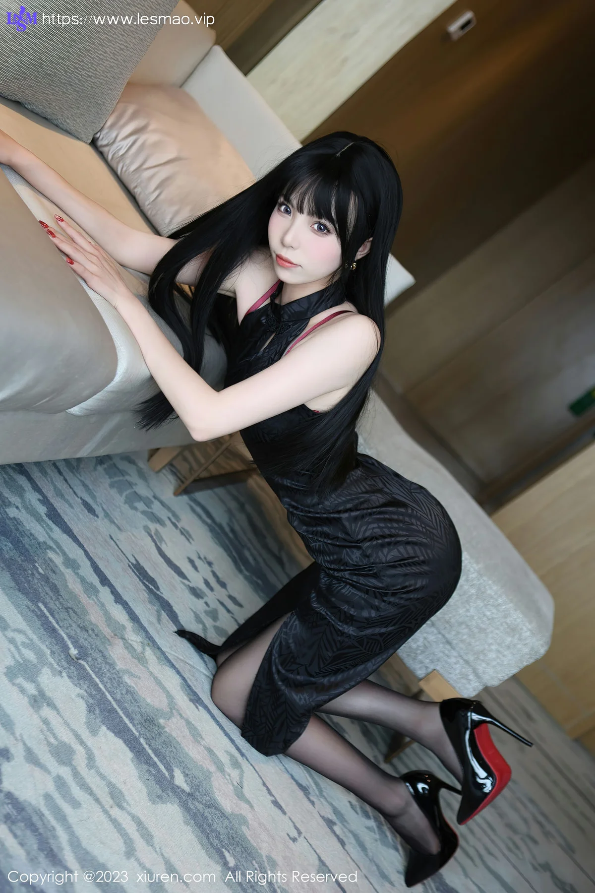 XiuRen 秀人 No.6666 江七七 深色旗袍服饰首套写真3 - 2