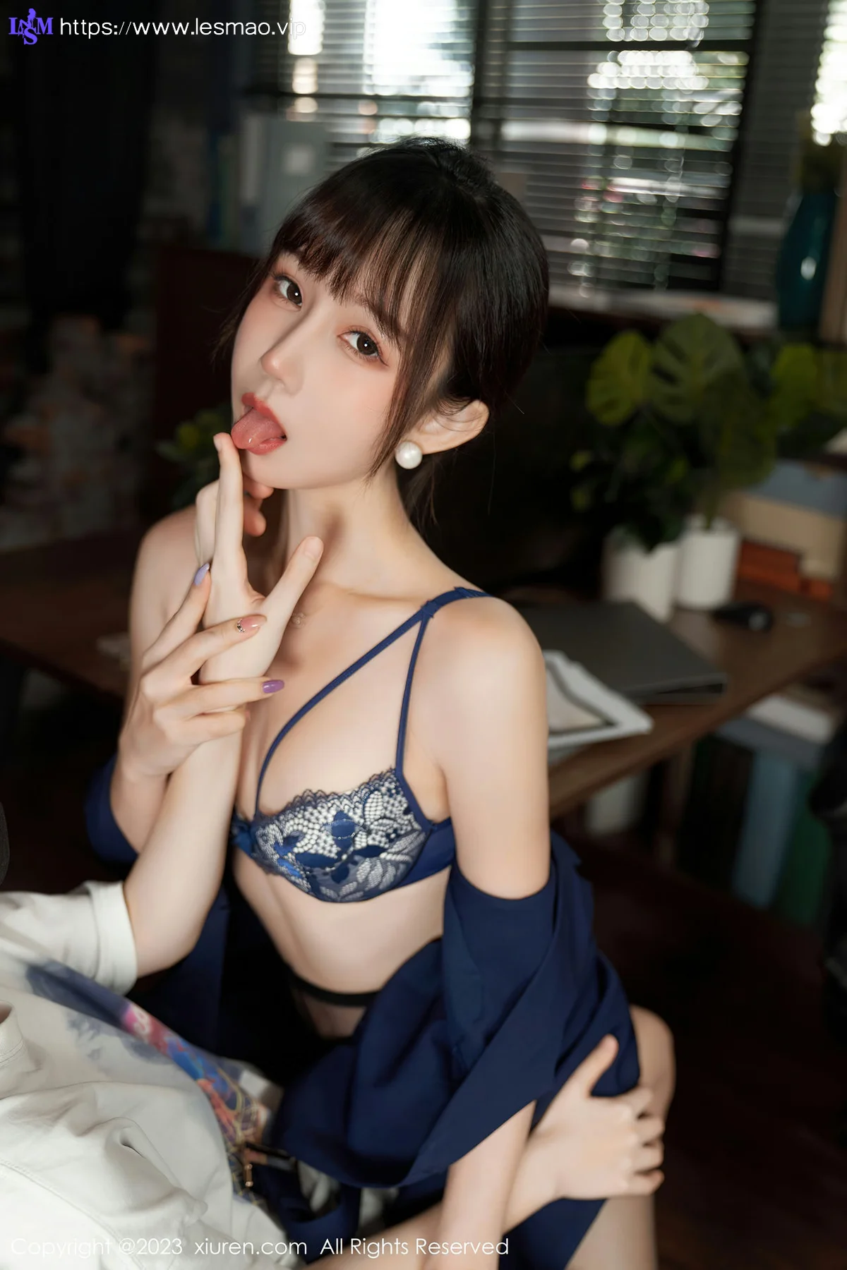 XiuRen 秀人 No.6737 波巧酱 剧情主题“办公室不能说的秘密”性感写真11 - 6