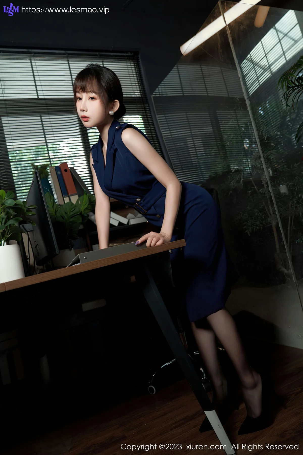 XiuRen 秀人 No.6737 波巧酱 剧情主题“办公室不能说的秘密”性感写真11 - 10
