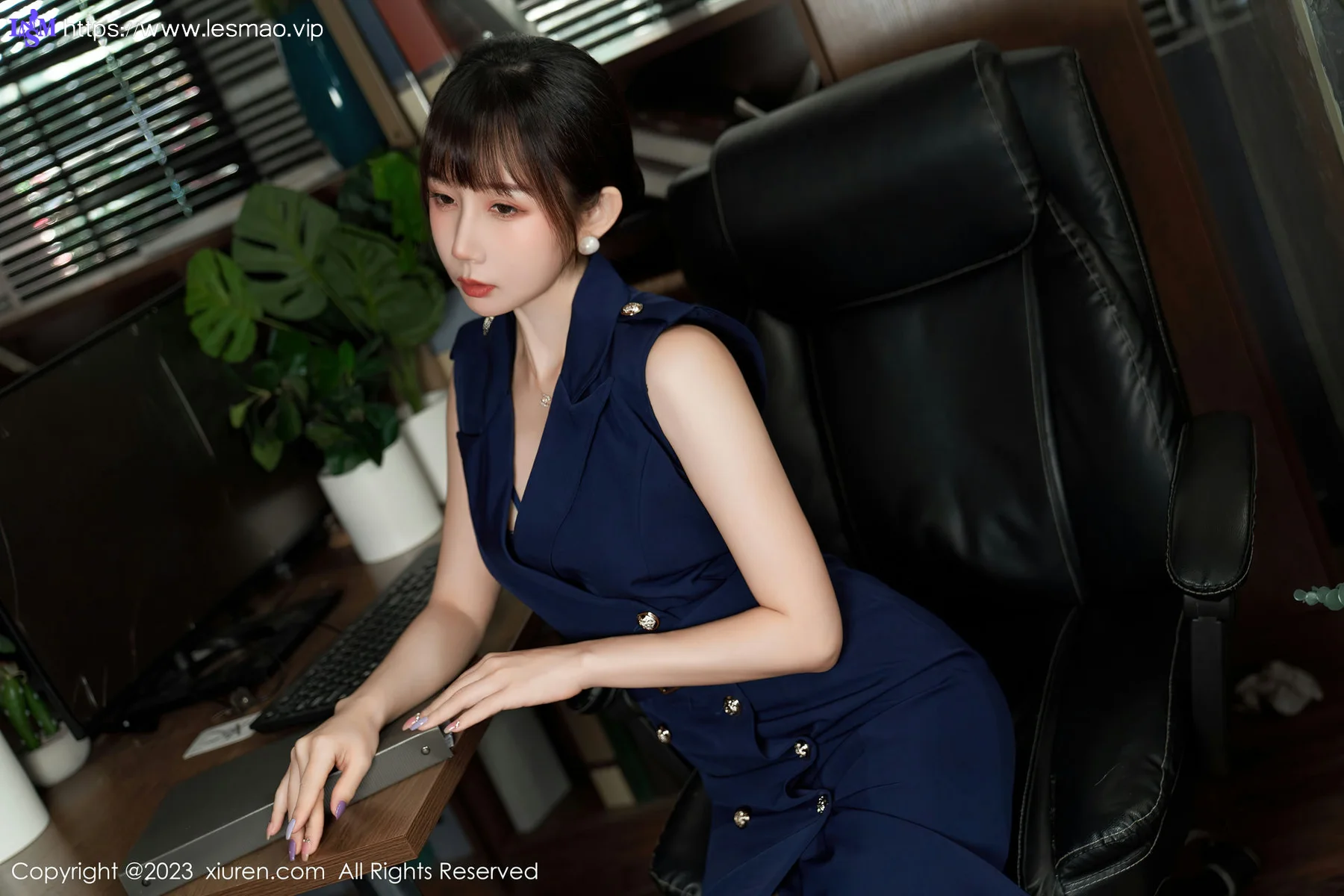 XiuRen 秀人 No.6737 波巧酱 剧情主题“办公室不能说的秘密”性感写真11 - 9
