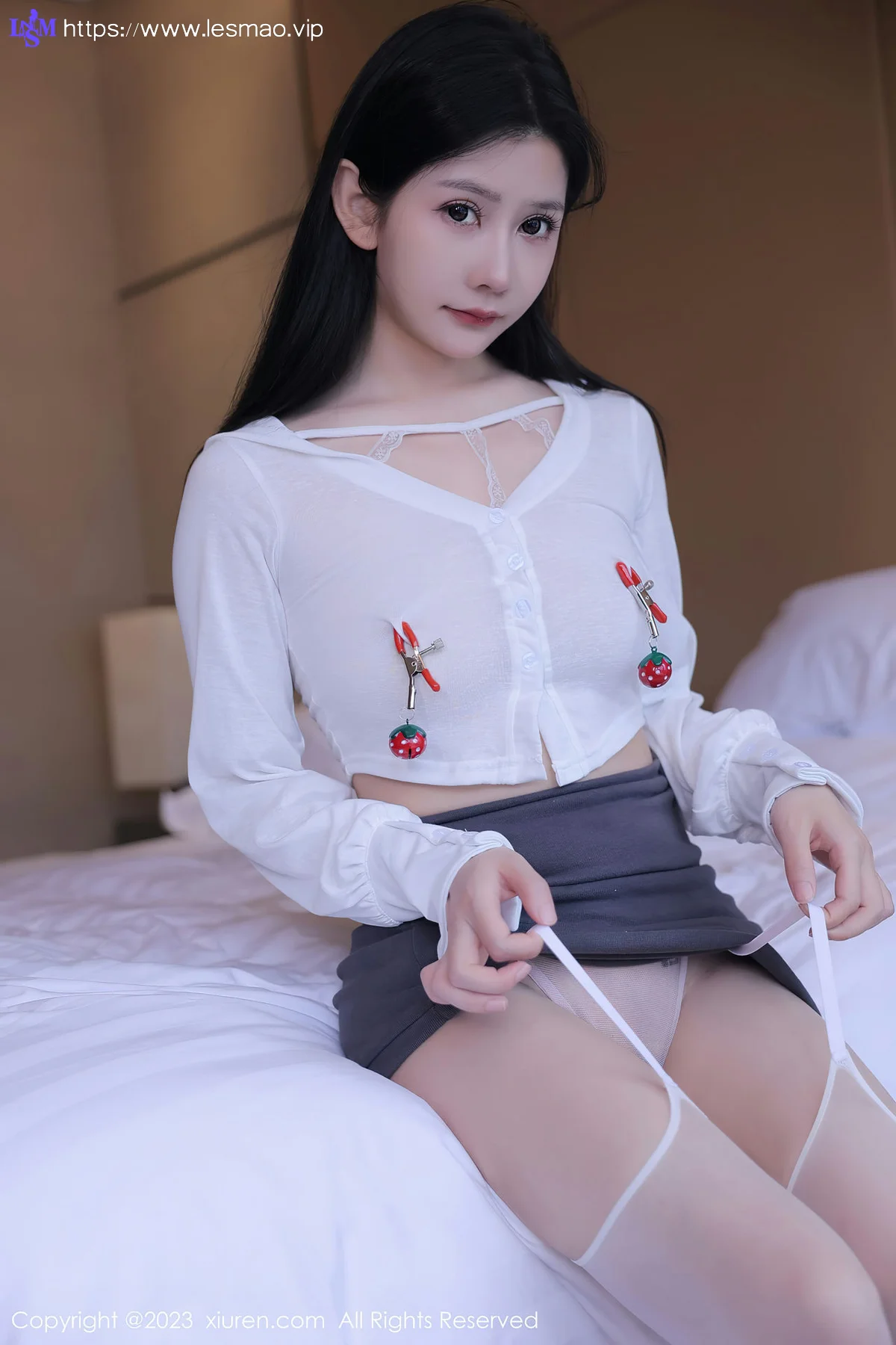 XiuRen 秀人 No.6751 尹甜甜 白色丝袜泰国旅拍1 - 6
