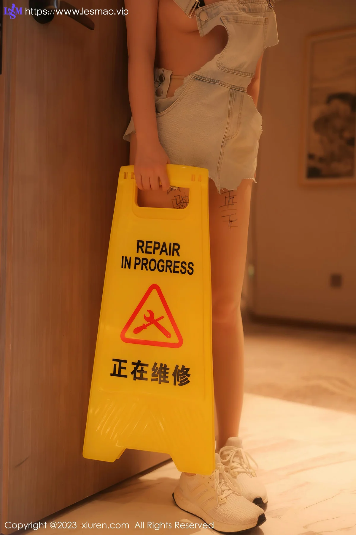 XiuRen 秀人 No.6760 豆瓣酱 维修工装扮性感写真3 - 2