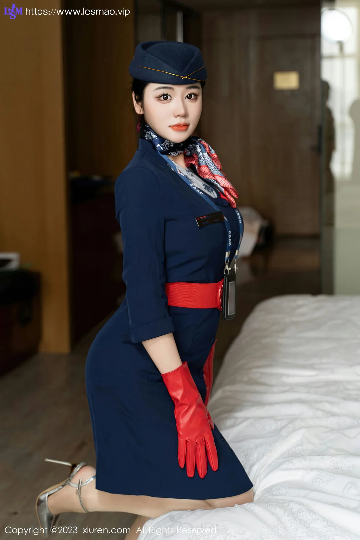 XiuRen 秀人 No.6790 汐汐爱吃草莓 空乘小姐姐性感写真 - 8