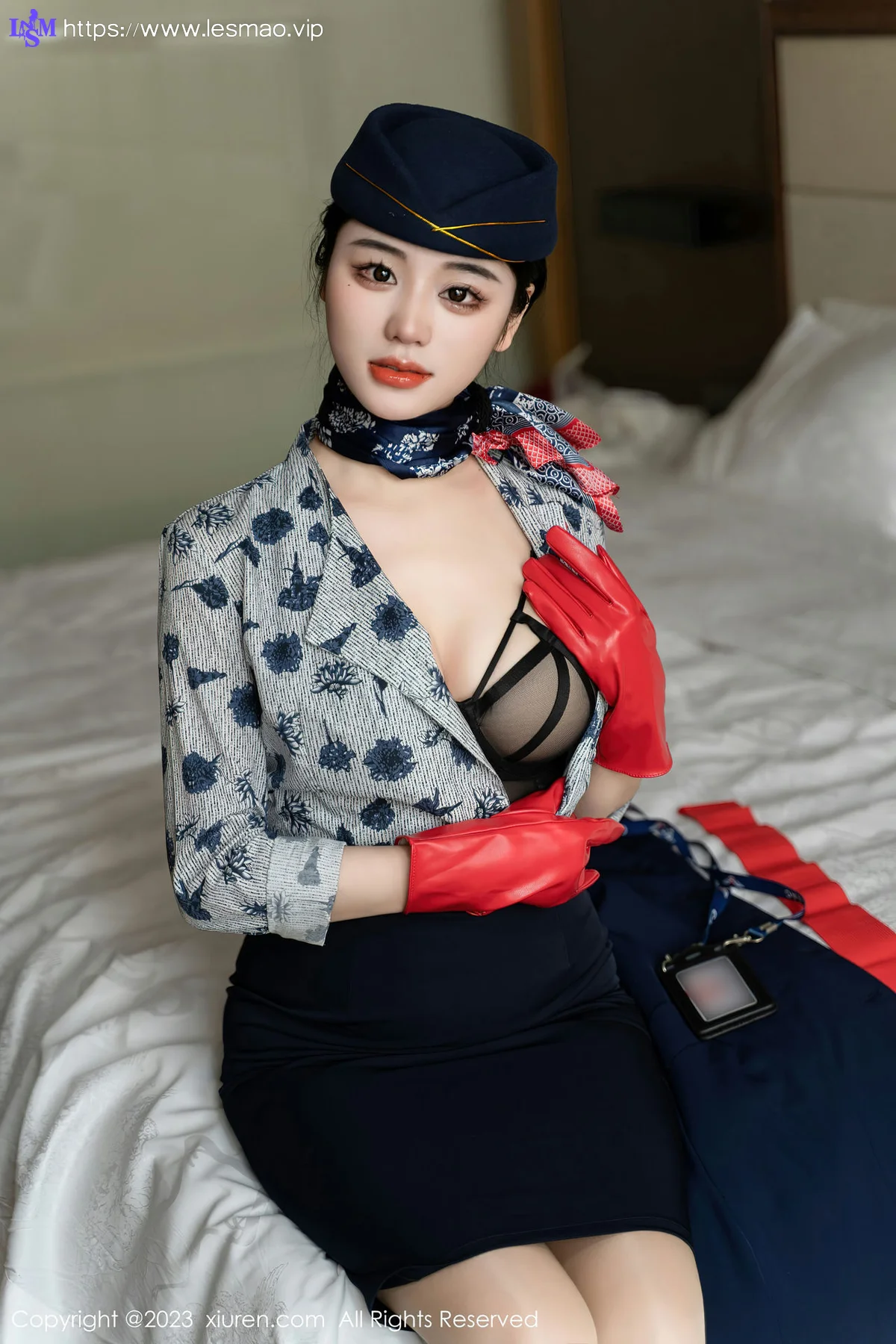 XiuRen 秀人 No.6790 汐汐爱吃草莓 空乘小姐姐性感写真 - 7