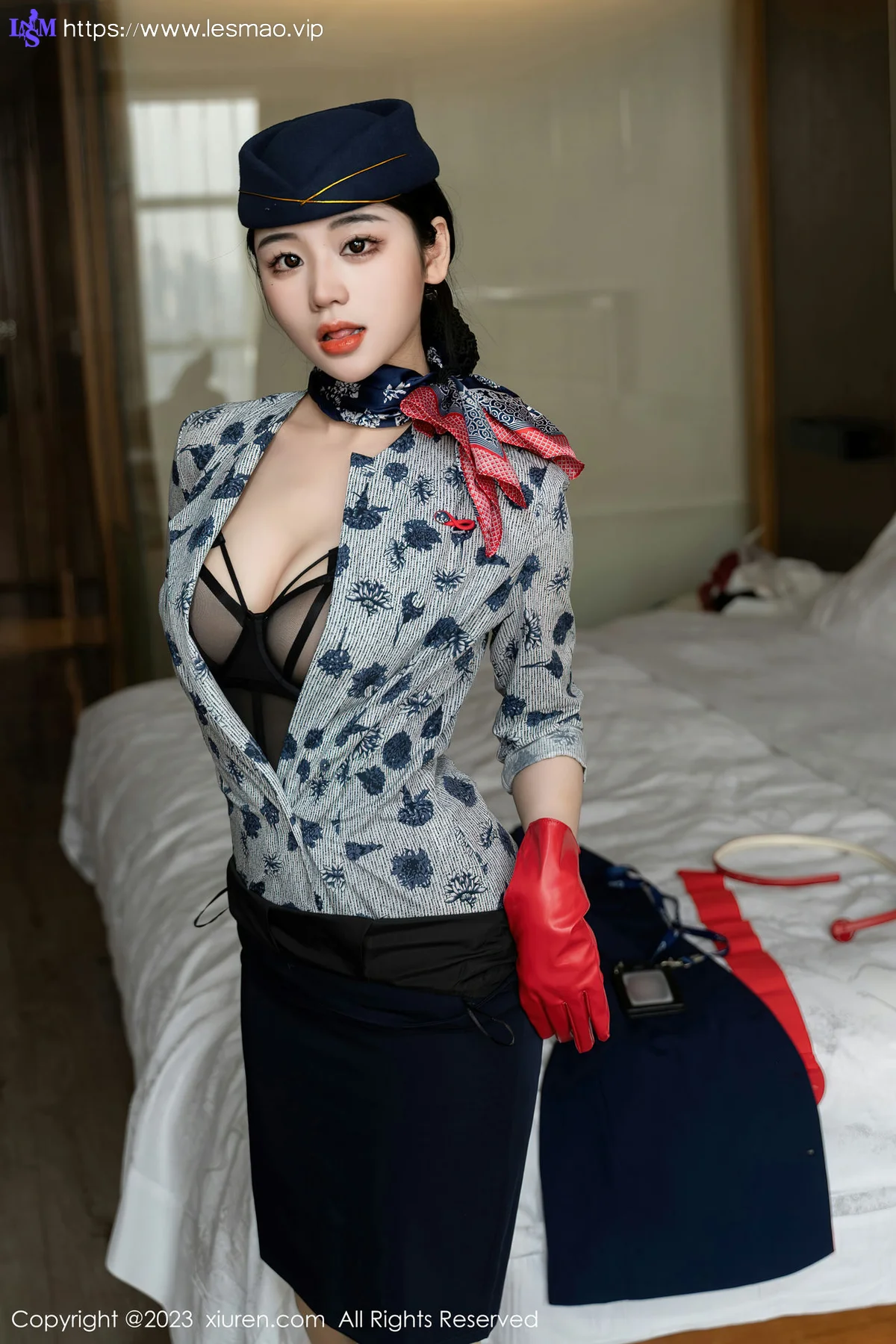 XiuRen 秀人 No.6790 汐汐爱吃草莓 空乘小姐姐性感写真 - 10