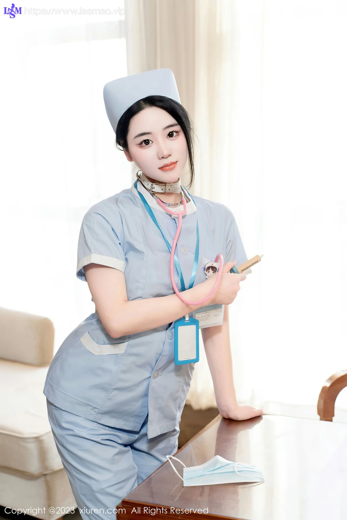 XiuRen 秀人 No.6868 汐汐爱吃草莓 护士身体柔韧软妹子 - 9
