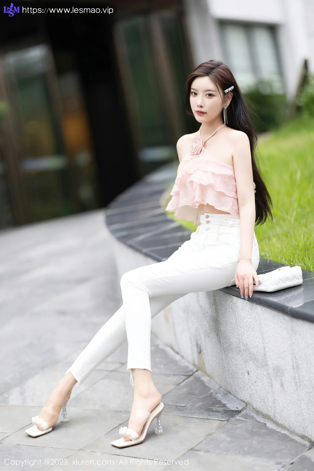 XiuRen 秀人 No.6907 杨晨晨Yome 女神玉体性感写真1 - 5