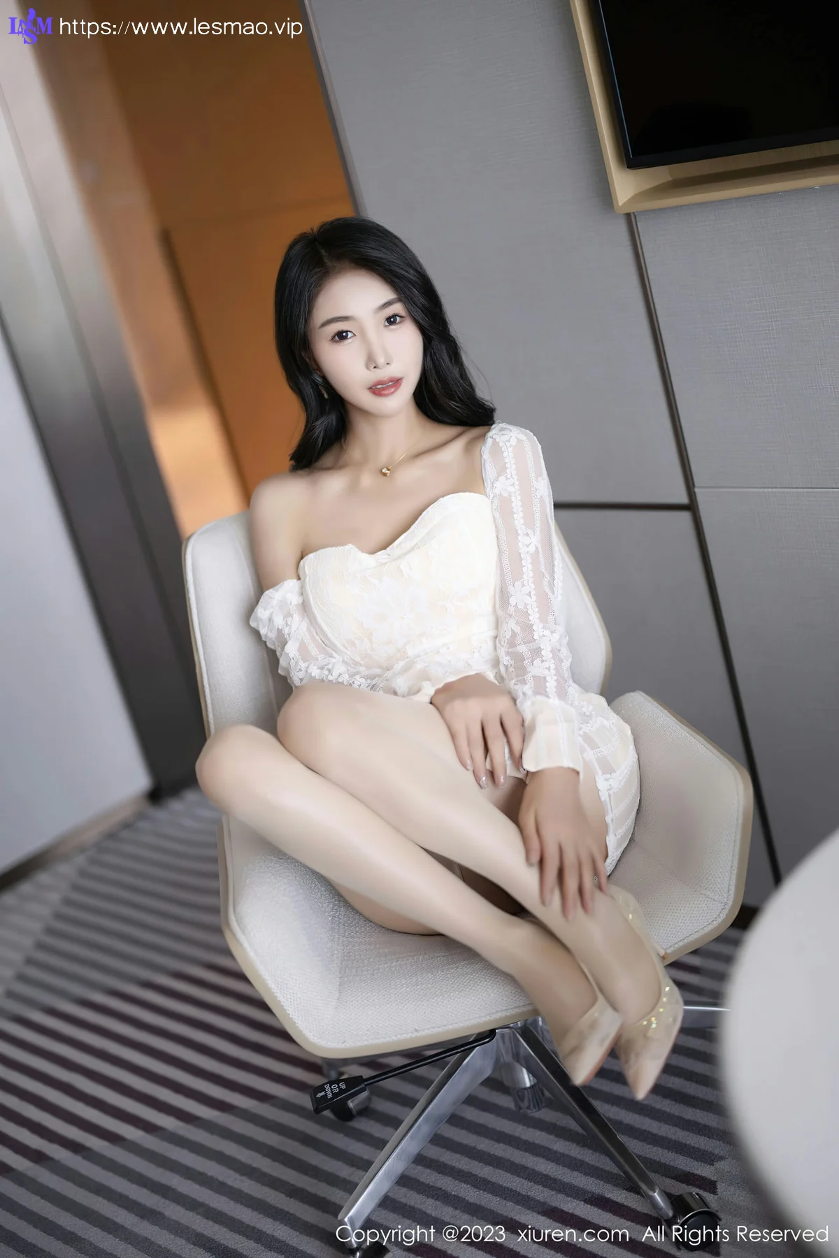 XiuRen 秀人 No.6974 苏苏阿 白色比基尼性感写真1 - 1