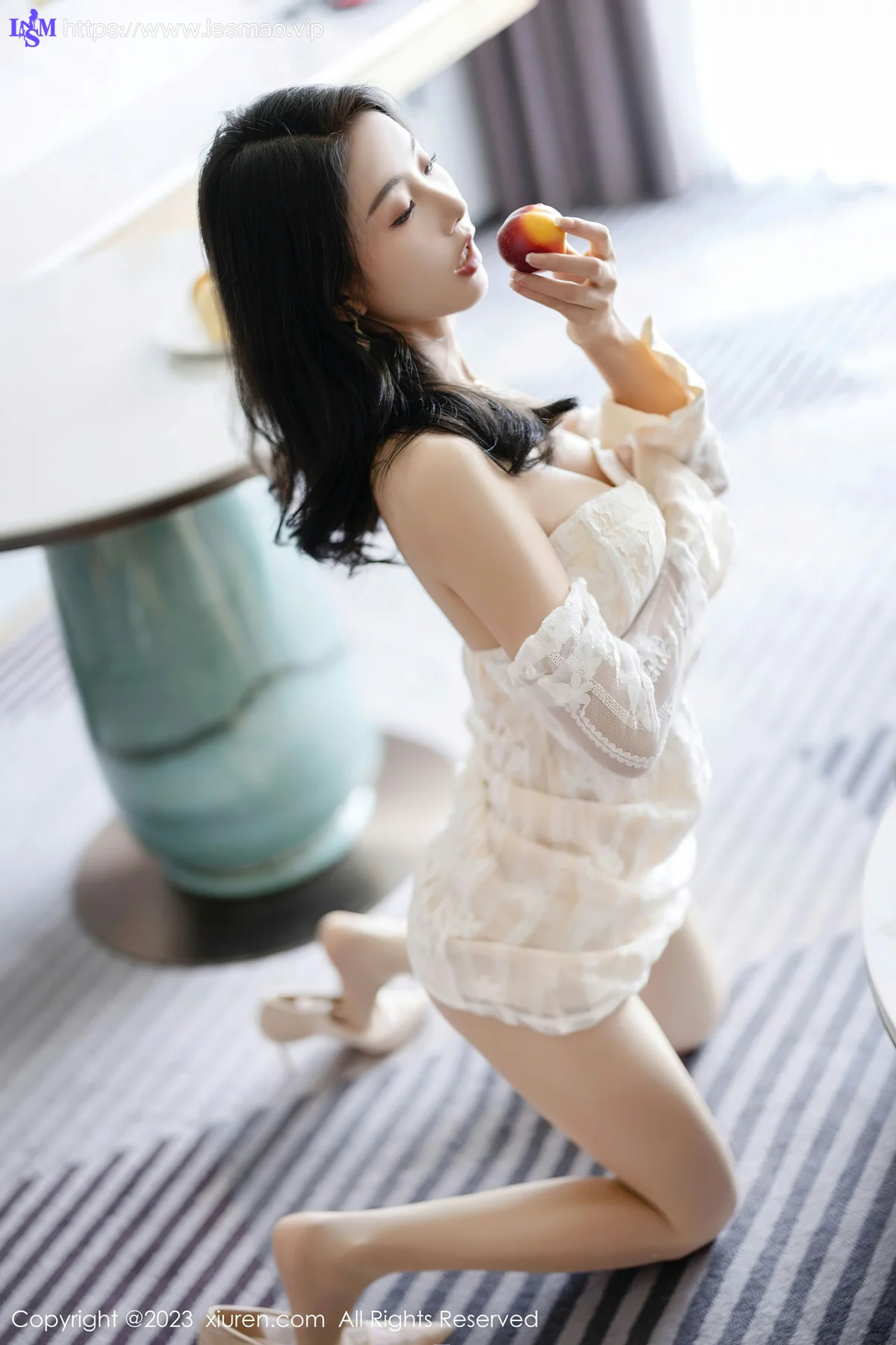 XiuRen 秀人 No.6974 苏苏阿 白色比基尼性感写真1 - 4