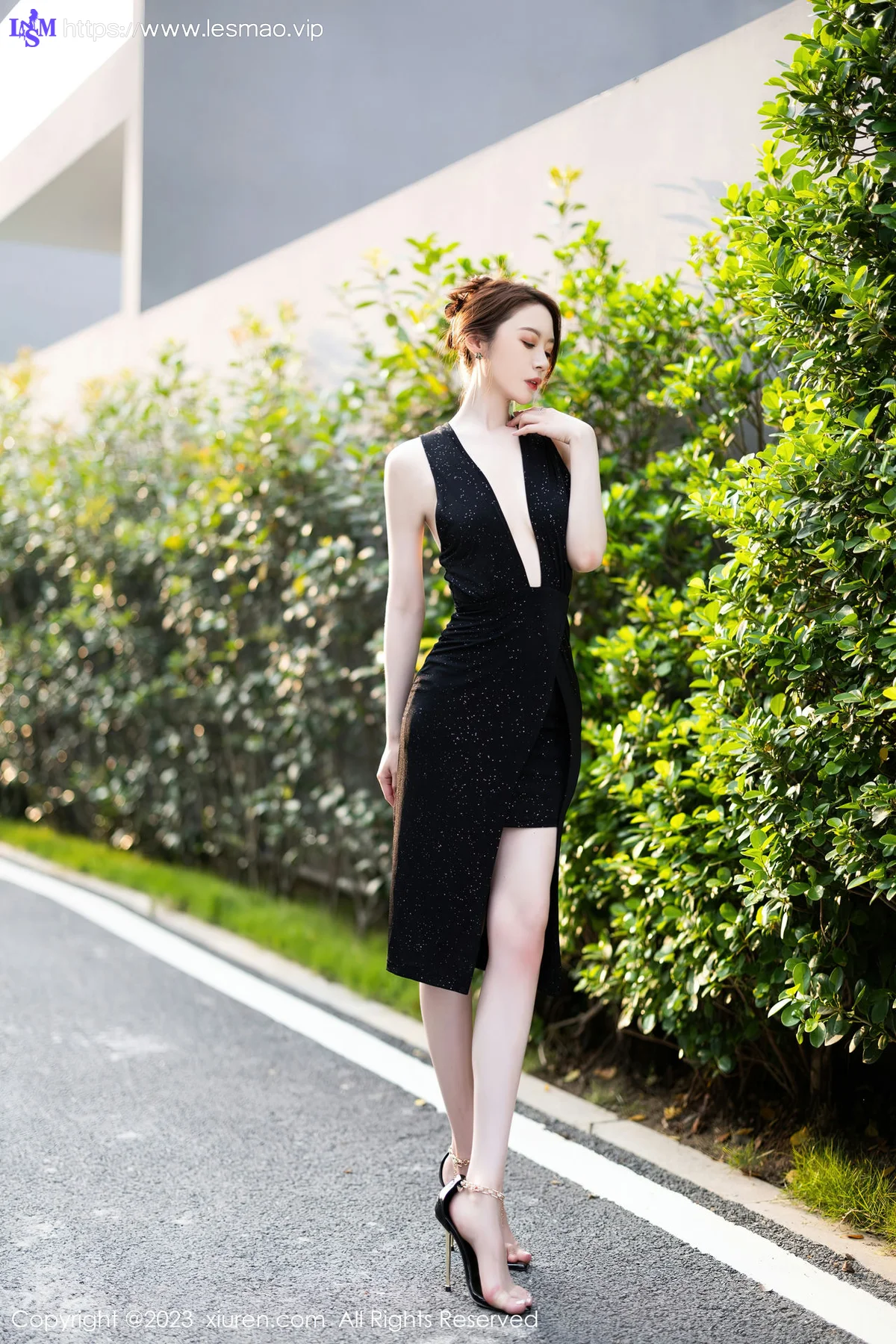 XiuRen 秀人 No.7031 梦心玥 黑色连衣长裙性感写真3 - 9