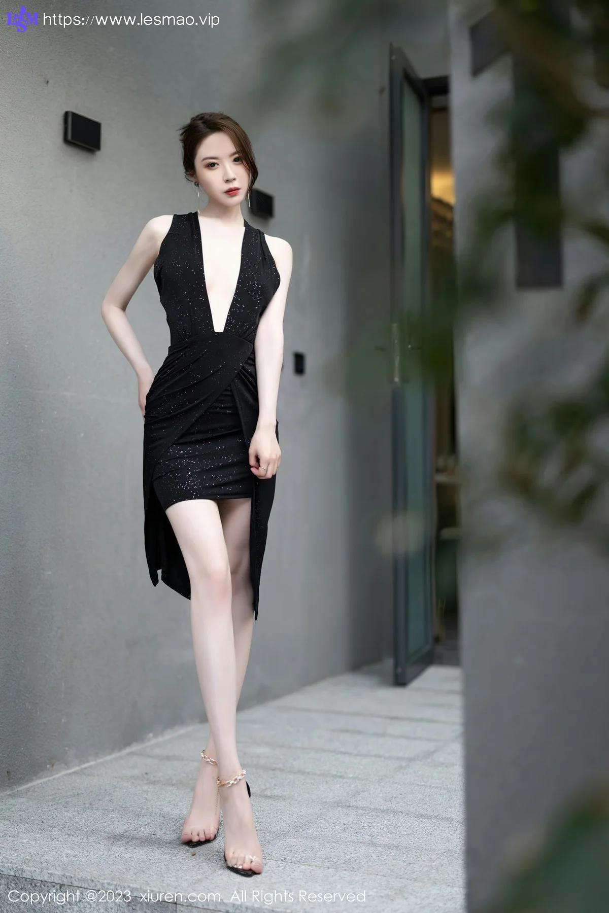 XiuRen 秀人 No.7031 梦心玥 黑色连衣长裙性感写真3 - 10