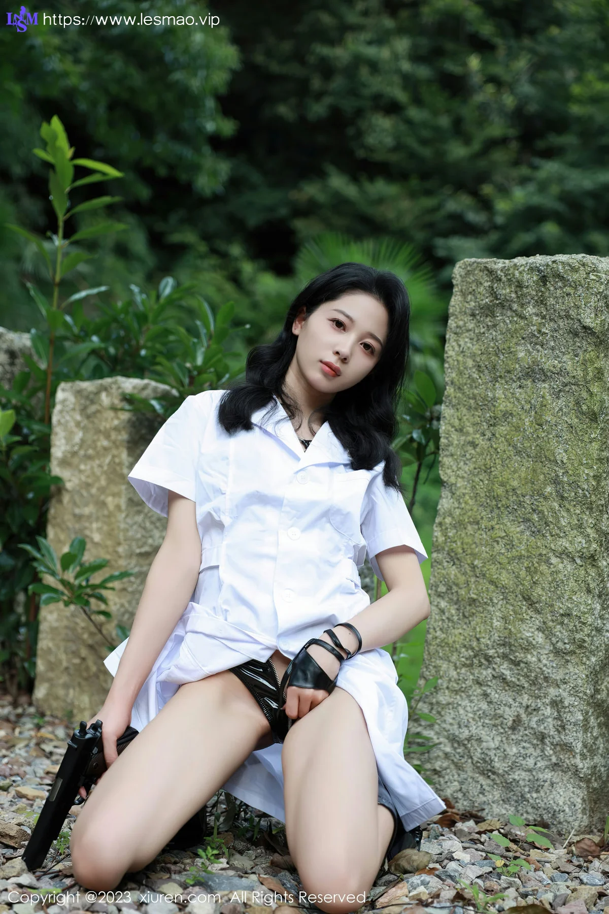 XiuRen 秀人 No.7061 糖豆sisi 野外白色外衣性感写真111 - 2