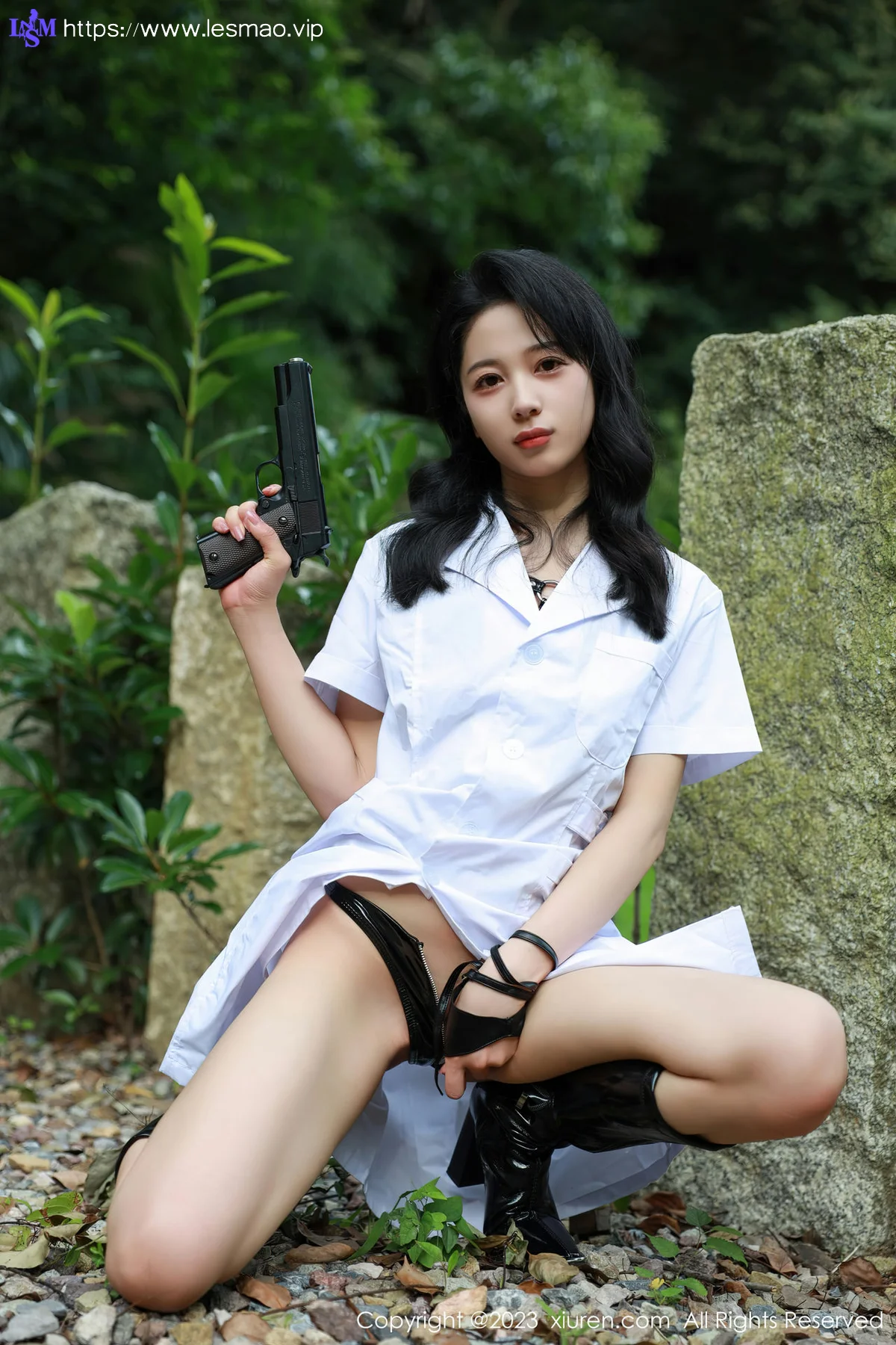 XiuRen 秀人 No.7061 糖豆sisi 野外白色外衣性感写真111 - 1