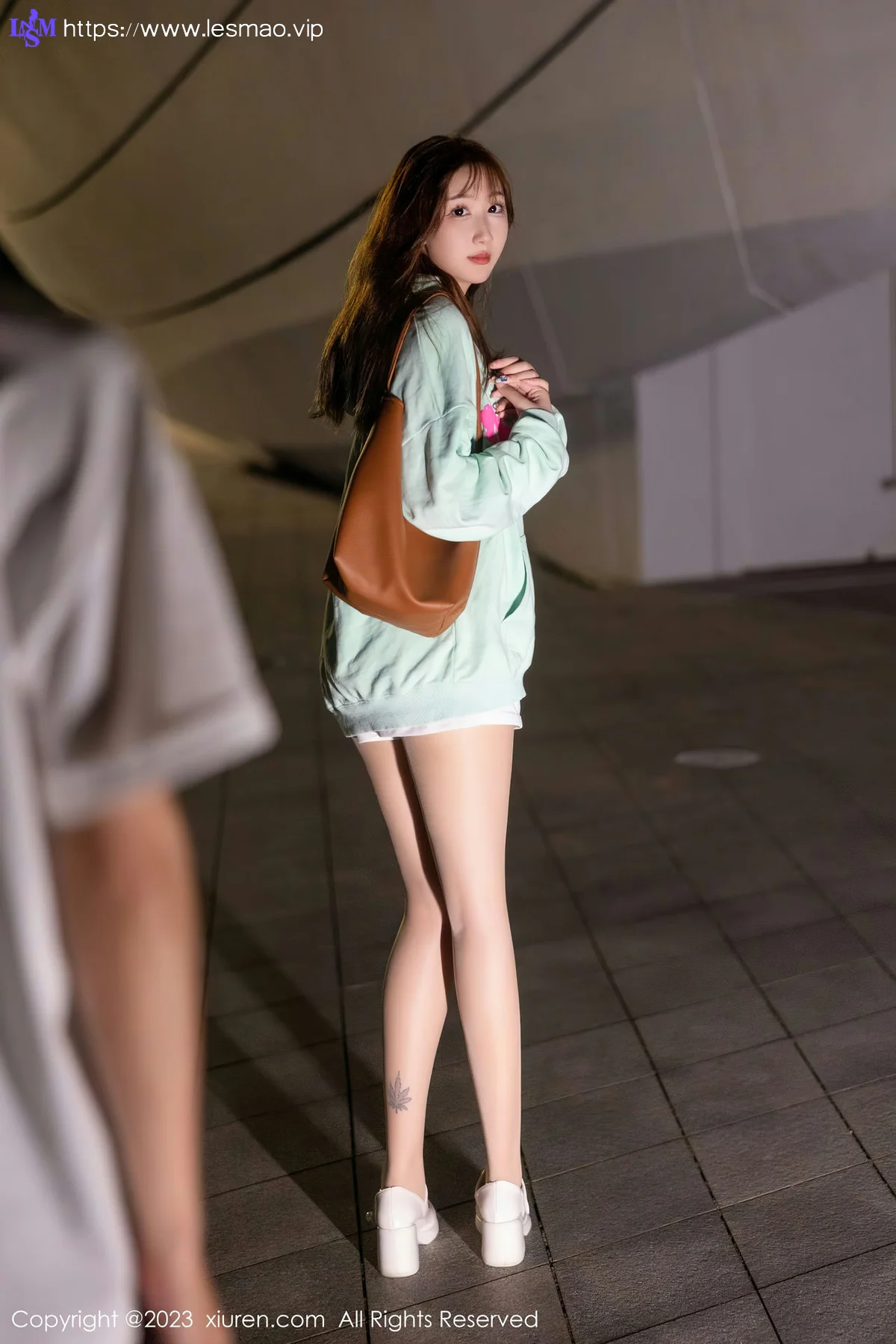 XiuRen 秀人 No.7072 江真真 户外拍摄性感写真2 - 6