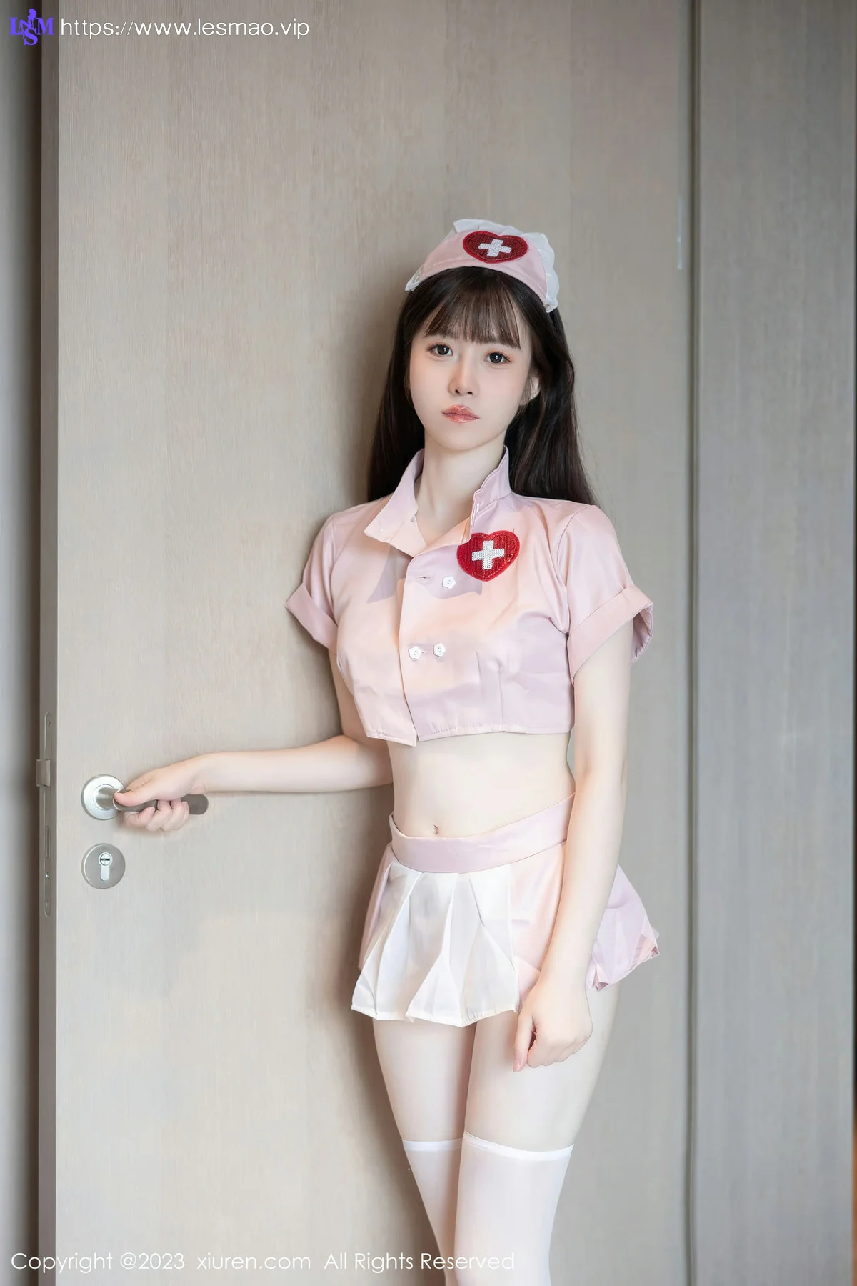 XiuRen 秀人 No.7090 林悠悠 情趣护士性感写真1 - 1