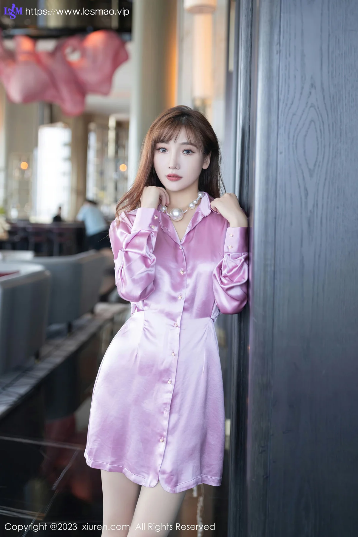 XiuRen 秀人 No.7214  陆萱萱 诱人原色丝袜性感写真1 - 2