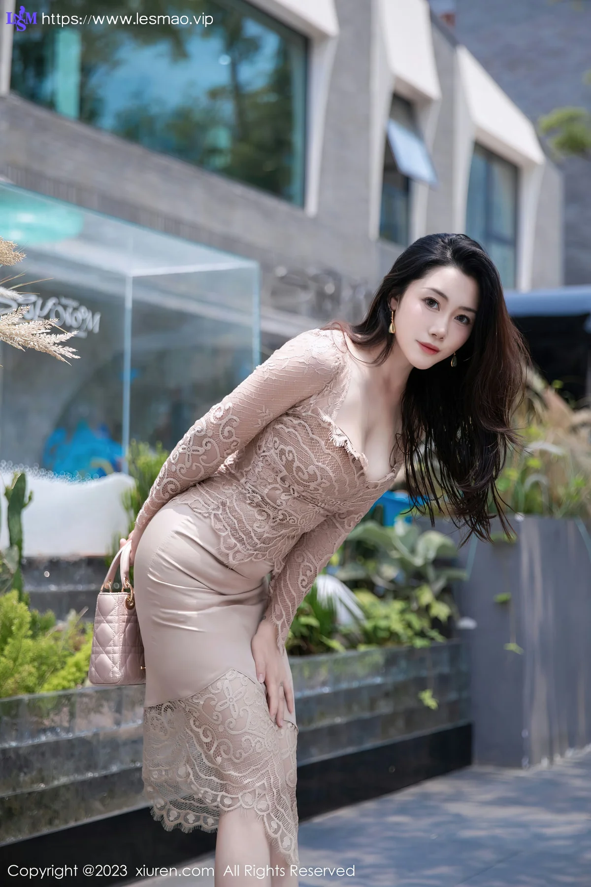 XiuRen 秀人 No.7216  严利娅Yuliya 杏色连衣长裙性感写真 - 1