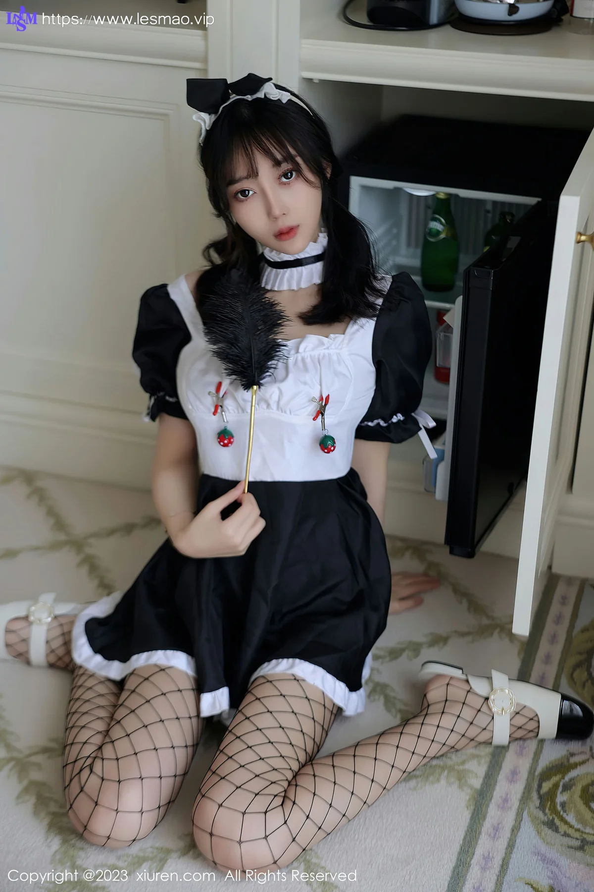 XiuRen 秀人 No.7217  玥儿玥er 黑白拼色女仆杭州旅拍33 - 5