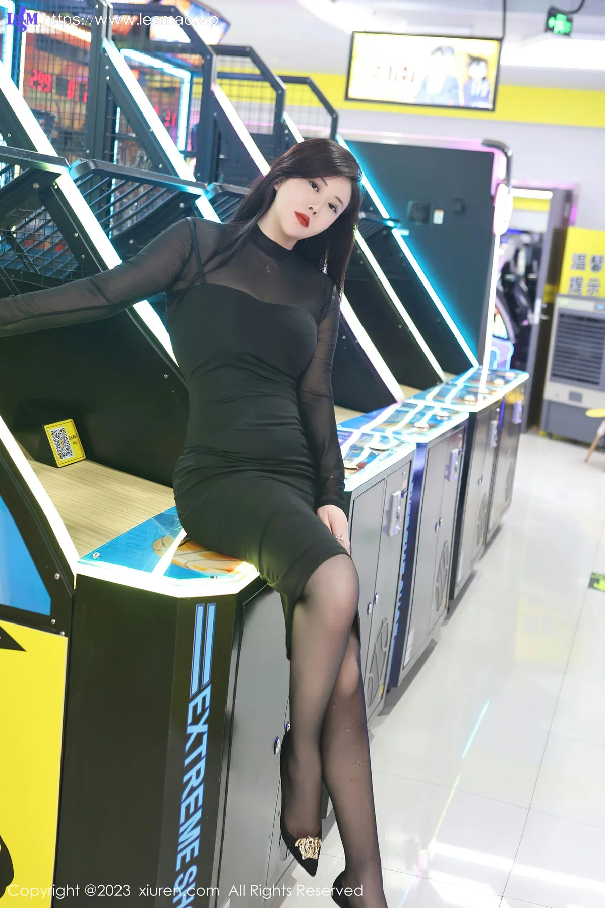 XiuRen 秀人 No.7230  王婉悠Queen 电玩城黑色薄纱性感写真 - 7
