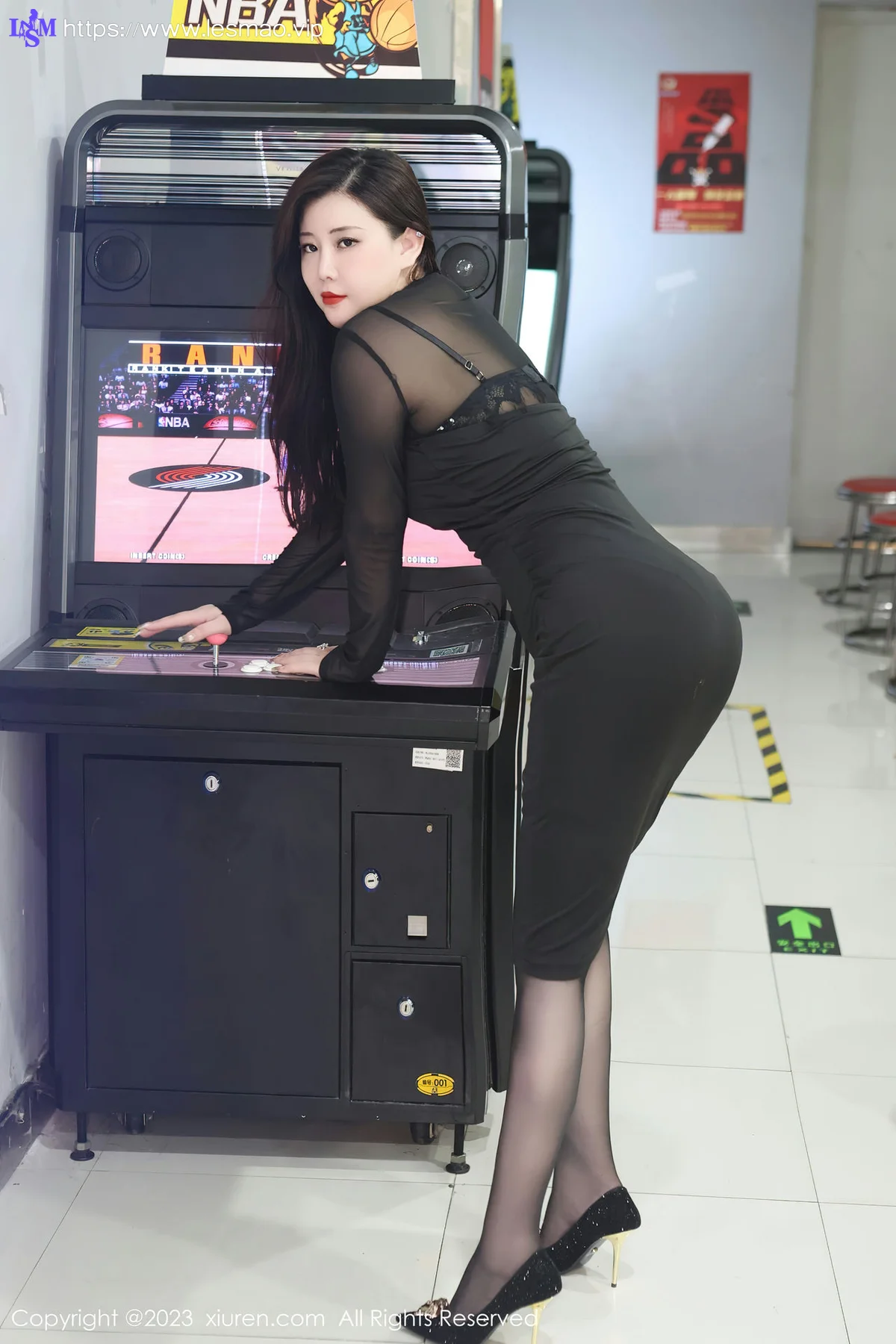 XiuRen 秀人 No.7230  王婉悠Queen 电玩城黑色薄纱性感写真 - 8