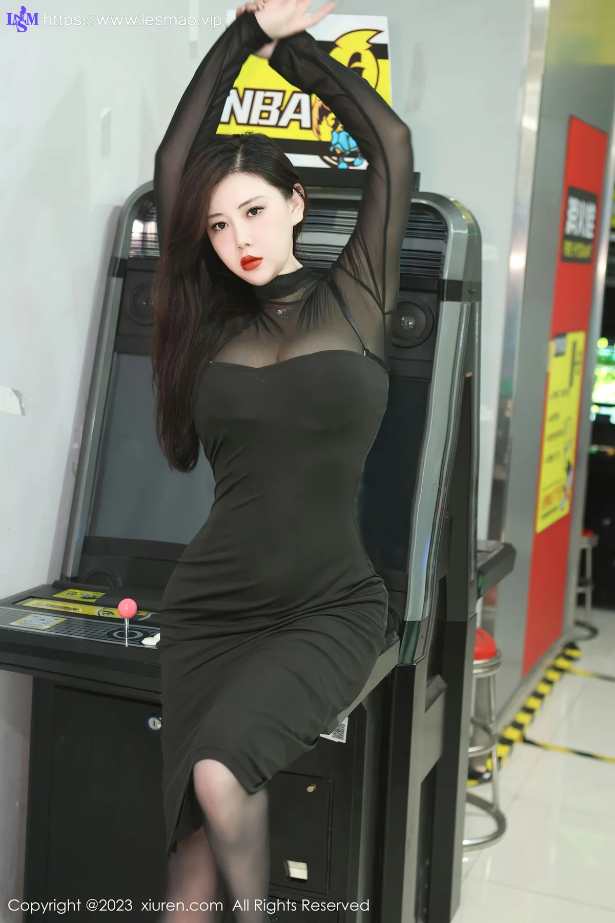 XiuRen 秀人 No.7230  王婉悠Queen 电玩城黑色薄纱性感写真 - 1