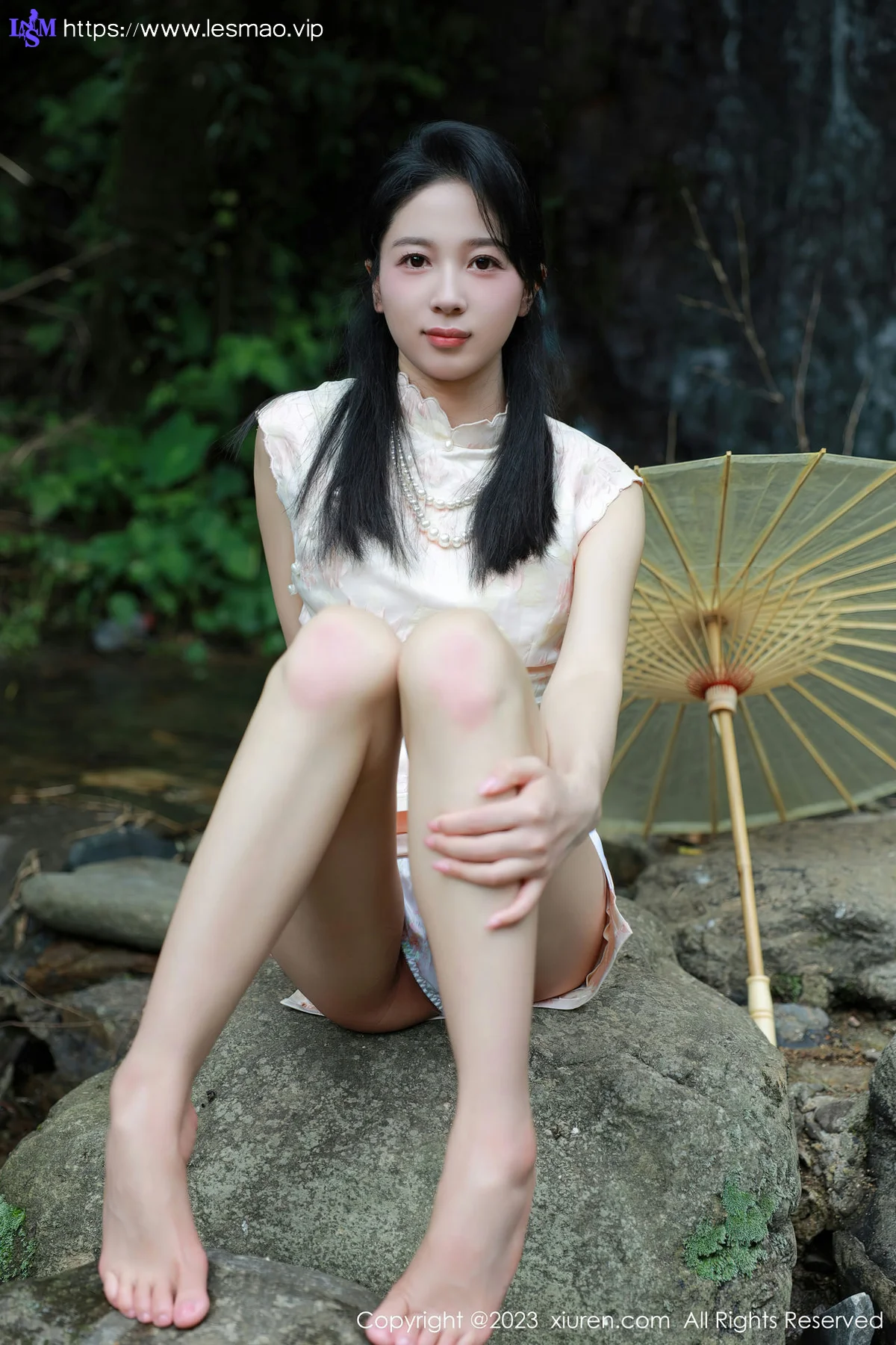 XiuRen 秀人 No.7234  糖豆sisi 户外溪边白色旗袍服饰11 - 2
