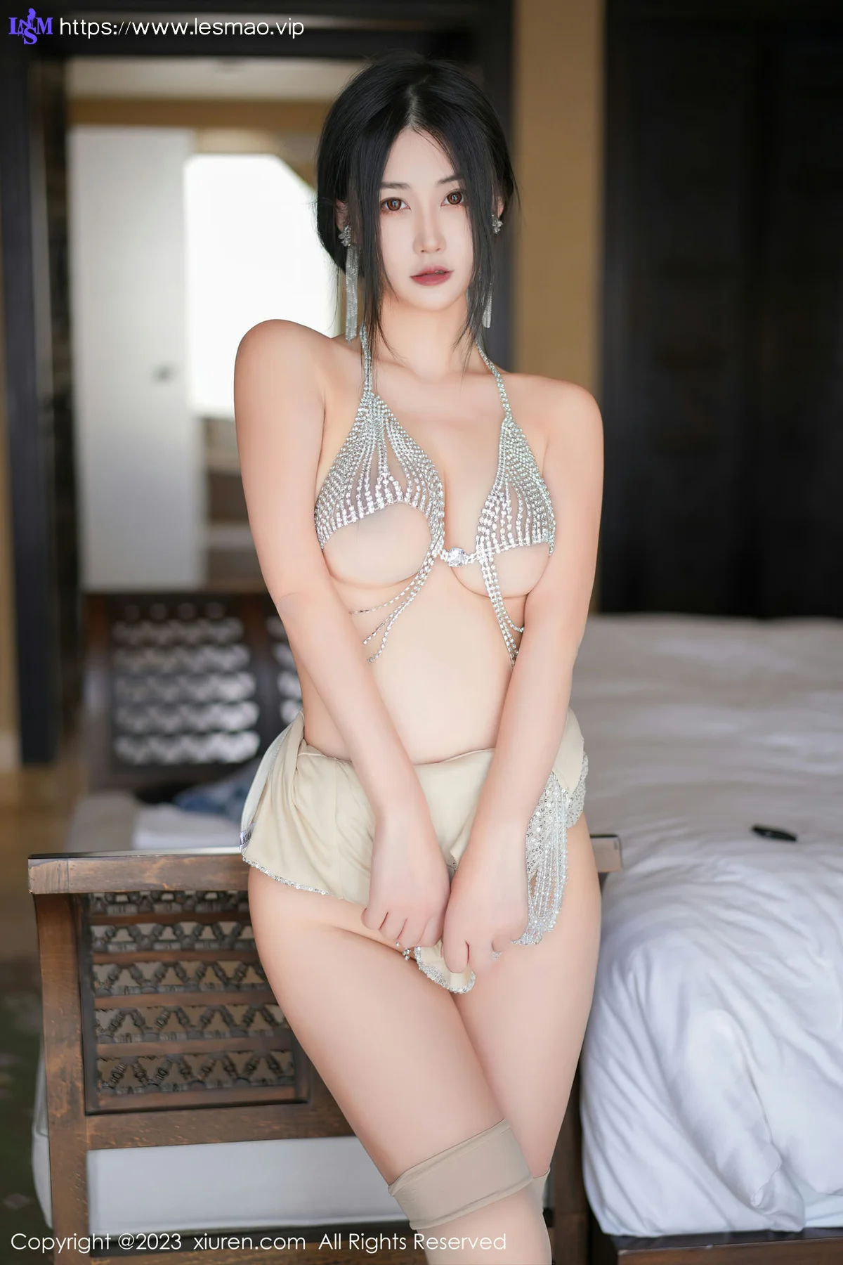 XiuRen 秀人 No.7244  laura阿姣 银色链式内衣迪拜旅拍 - 5