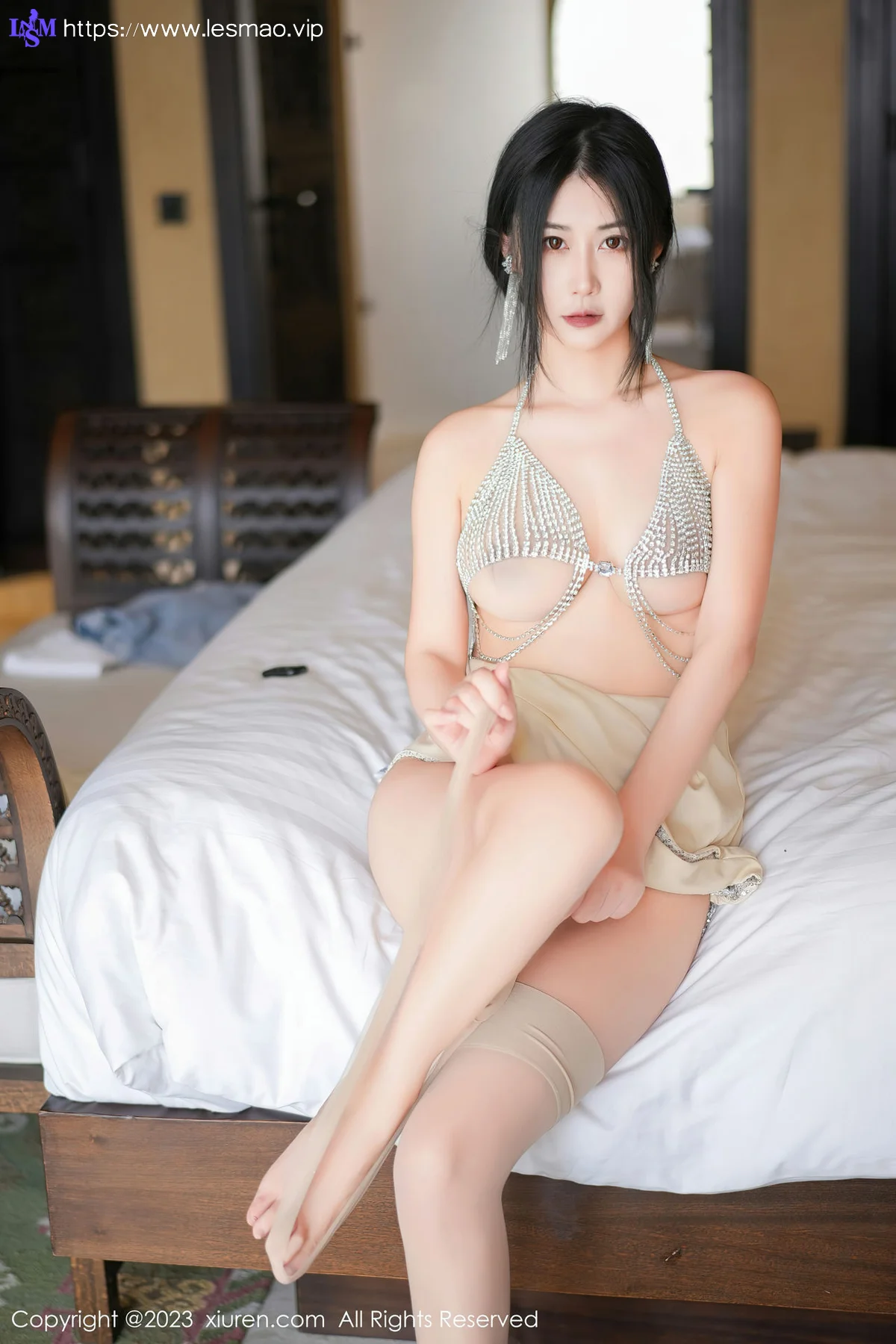XiuRen 秀人 No.7244  laura阿姣 银色链式内衣迪拜旅拍 - 9