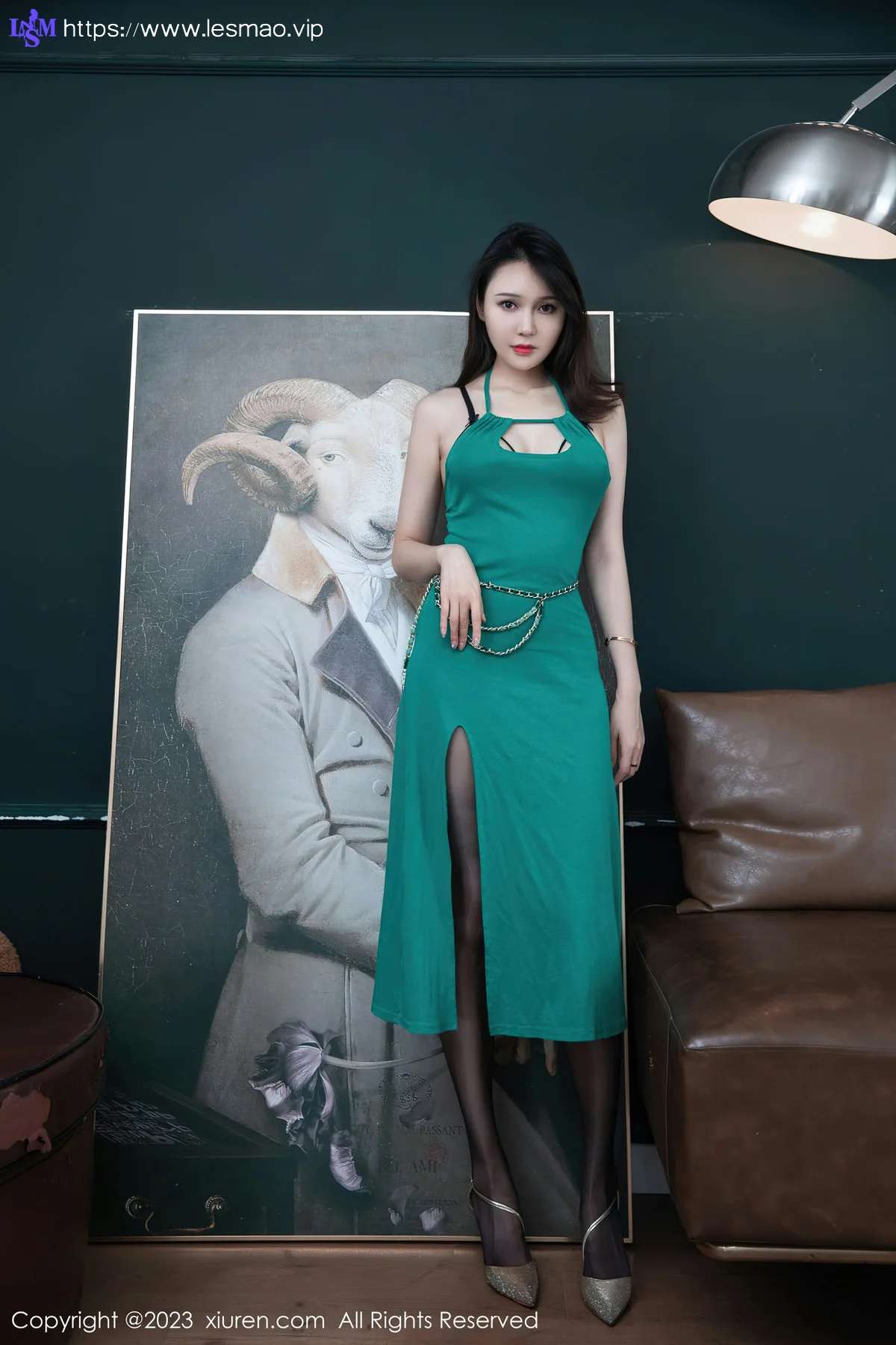 XiuRen 秀人 No.7259  吴紫熙Fanny 首套写真墨绿色长裙 - 2